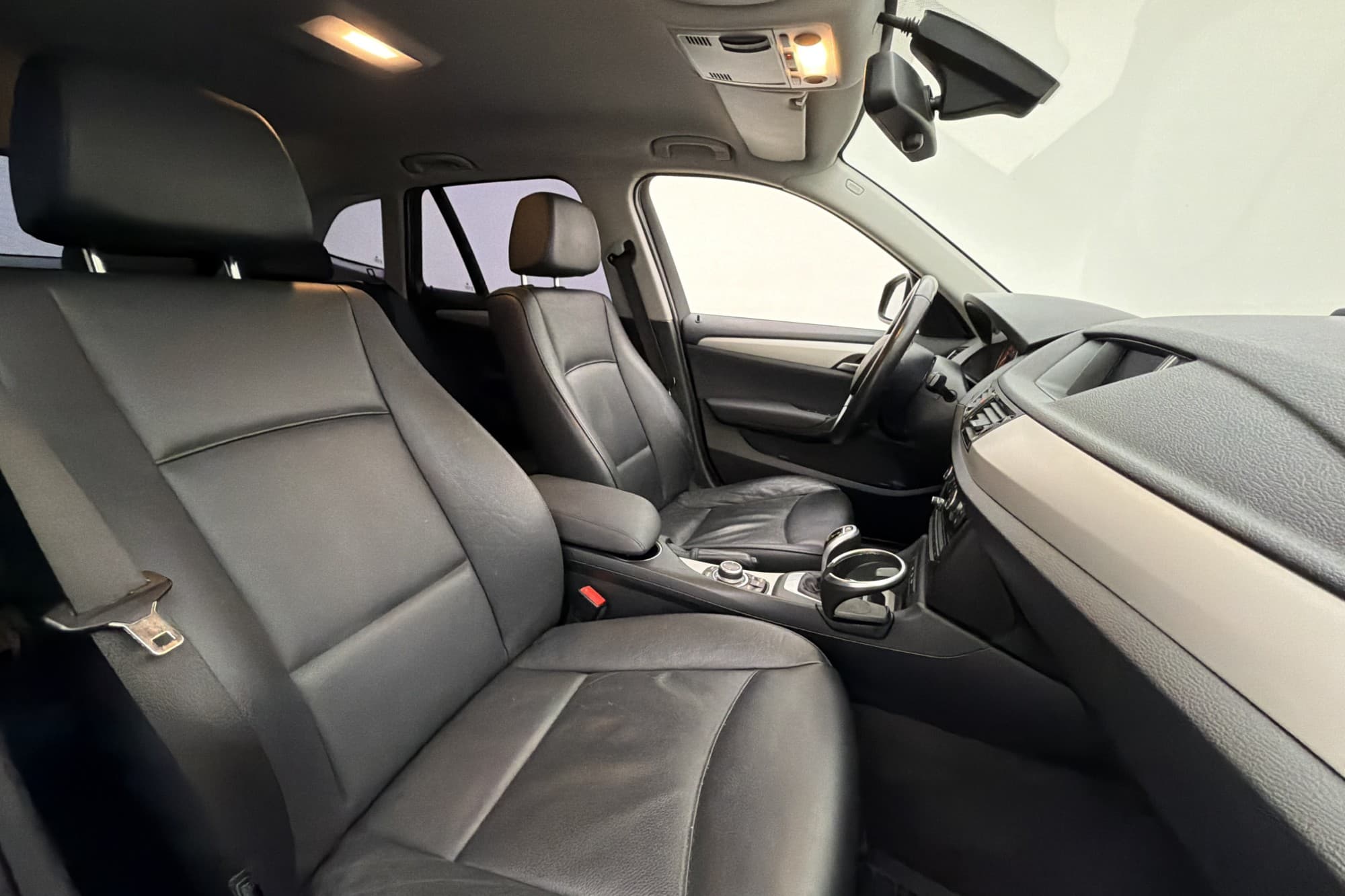 BMW X1 xDrive20d 184hk P-Sensorer Navi Skinn Farthållare 