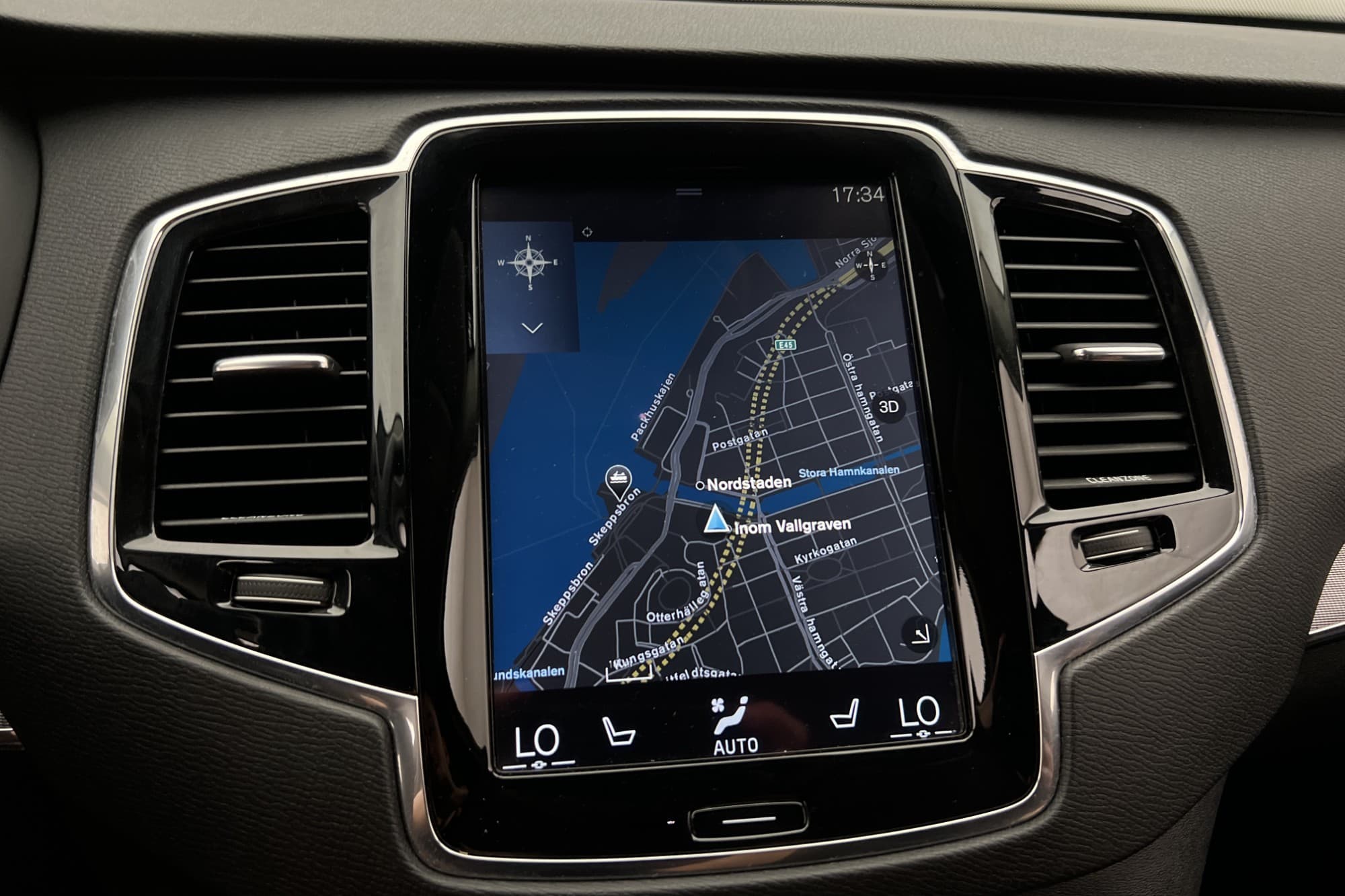 Volvo XC90 D5 AWD 225hk Inscription 7 Sits Värmare Navi VOC