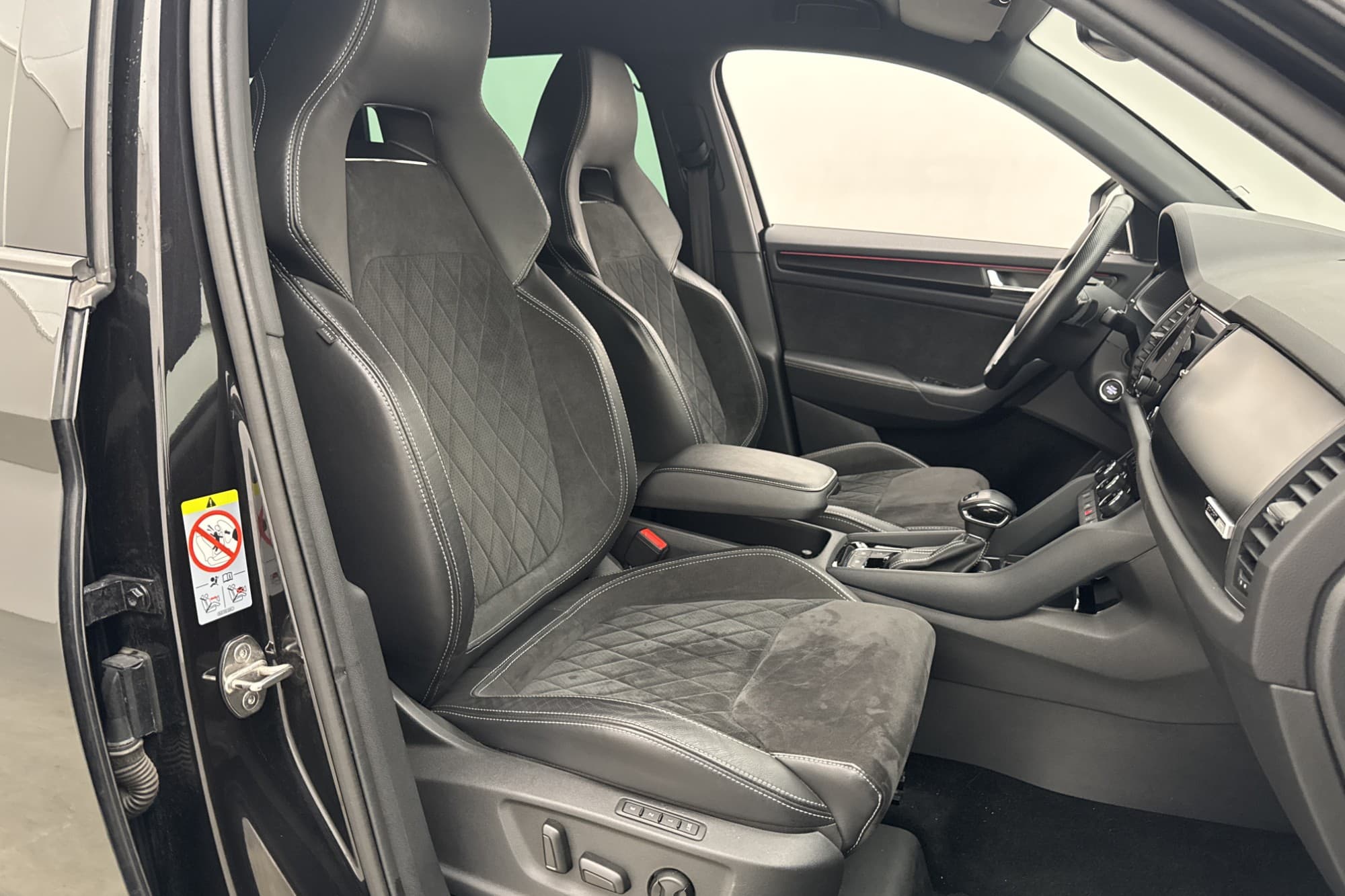Skoda Kodiaq 2.0 TDI 4x4 Sportline 7-Sits Cockpit 360° Drag