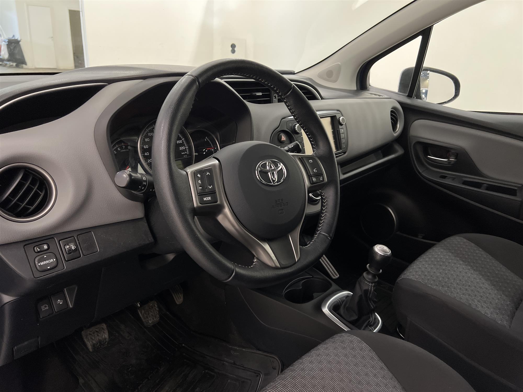 Toyota Yaris 1.33 Dual VVT-i 99hk B-Kam Motorvärmare 