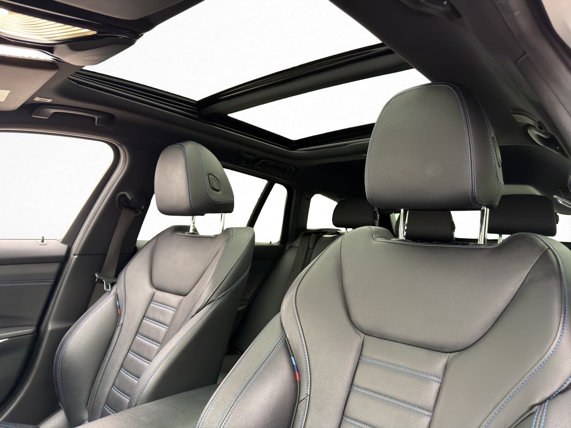 BMW 330e Touring M Sport Pano Skinn Kamera Hifi MOMS 292hk