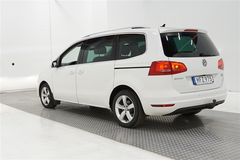 Volkswagen Sharan 140hk 4MOTION 7-Sits Värmare Panorama Dragexteriör