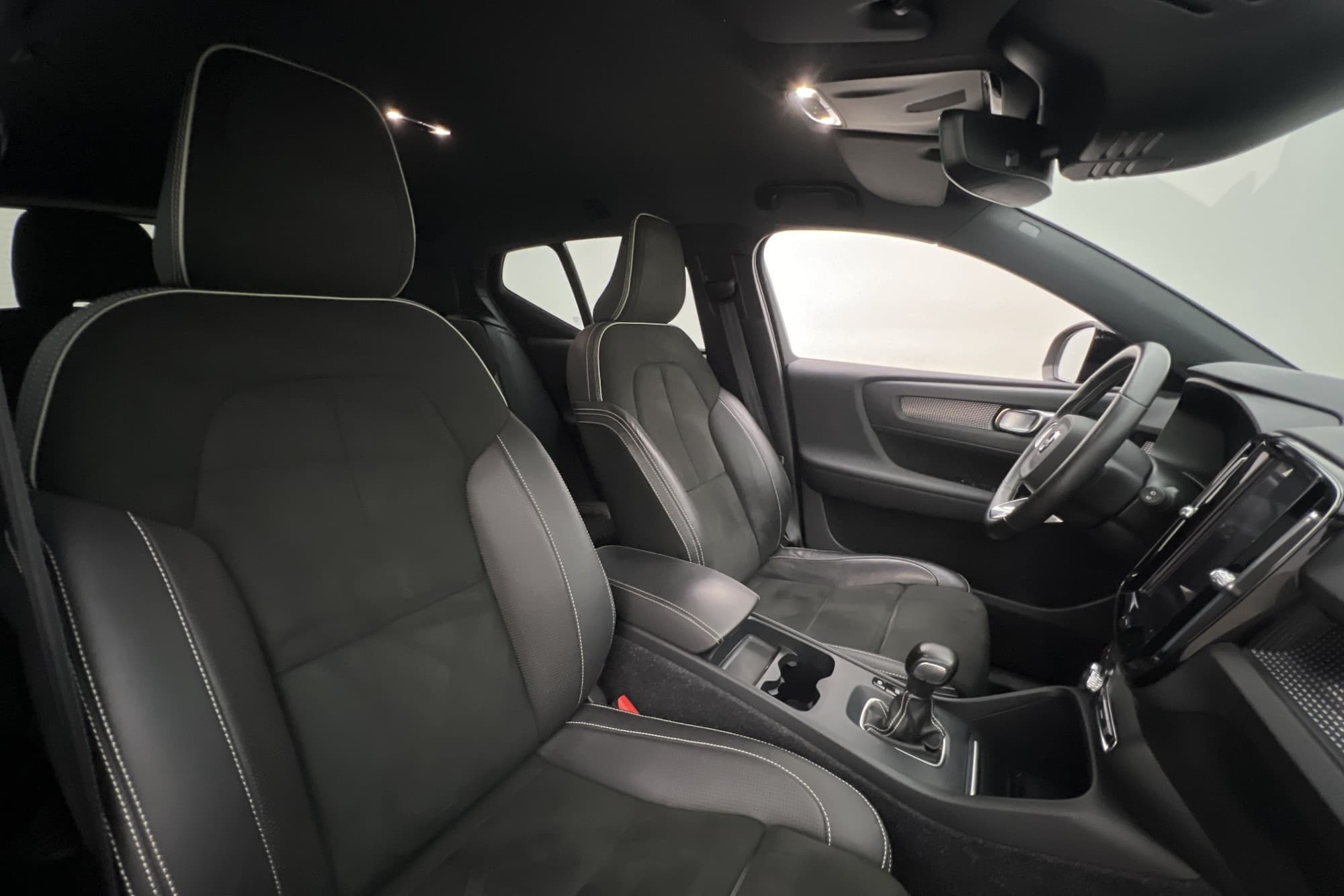 Volvo XC40 T2 R-Design Värmare Kamera Navi CarPlay