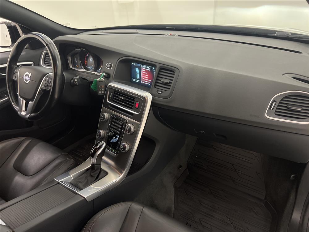 Volvo V60 D4 Cross Country AWD Summum GPS BLIS PDC 0,57l/milinteriör