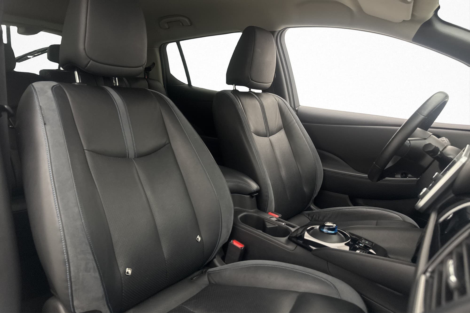 Nissan Leaf 40 kWh Tekna BOSE 360° Kamera Navi Rattvärme