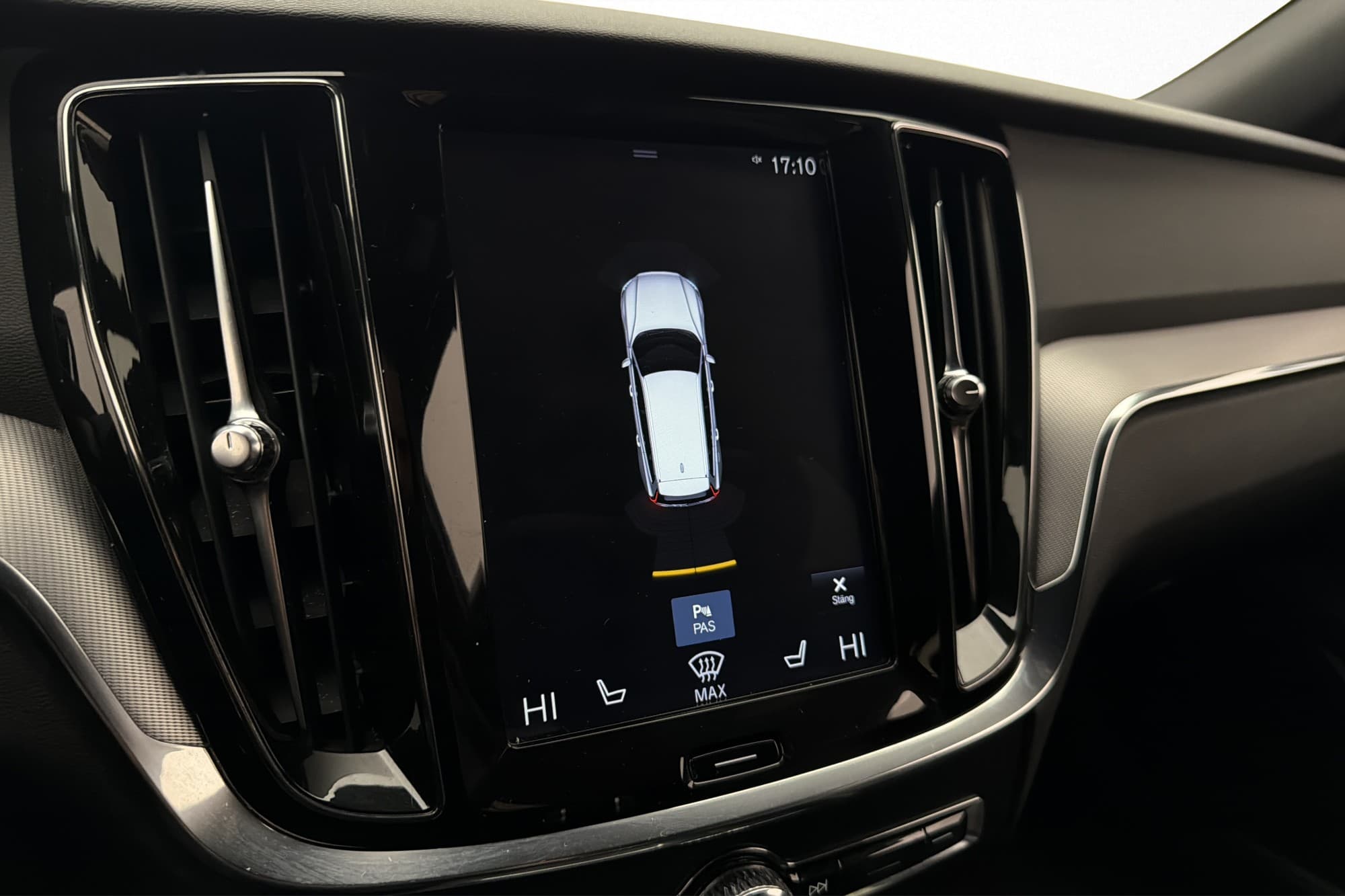 Volvo V60 D3 150hk R-Design VOC Värm Skinn P-Sensorer Drag