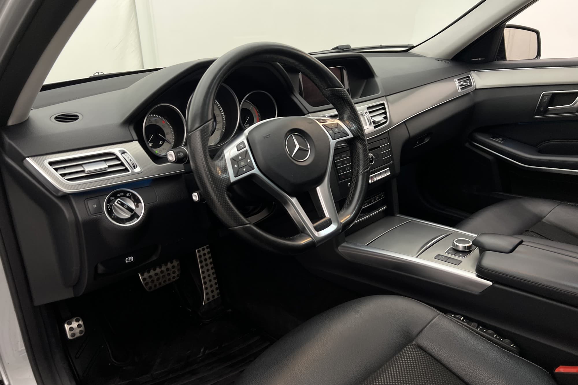 Mercedes-Benz E 220 T 4M 170hk AMG Pano D-Värmare H/K Kamera