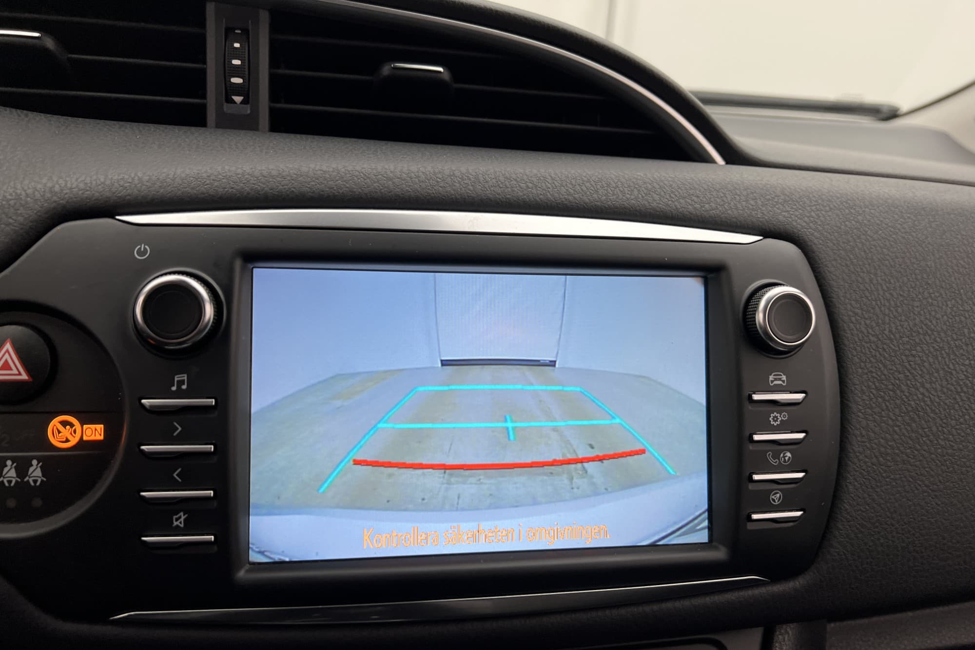 Toyota Yaris Hybrid 101hk Y20 Värmare Kamera Farthållare