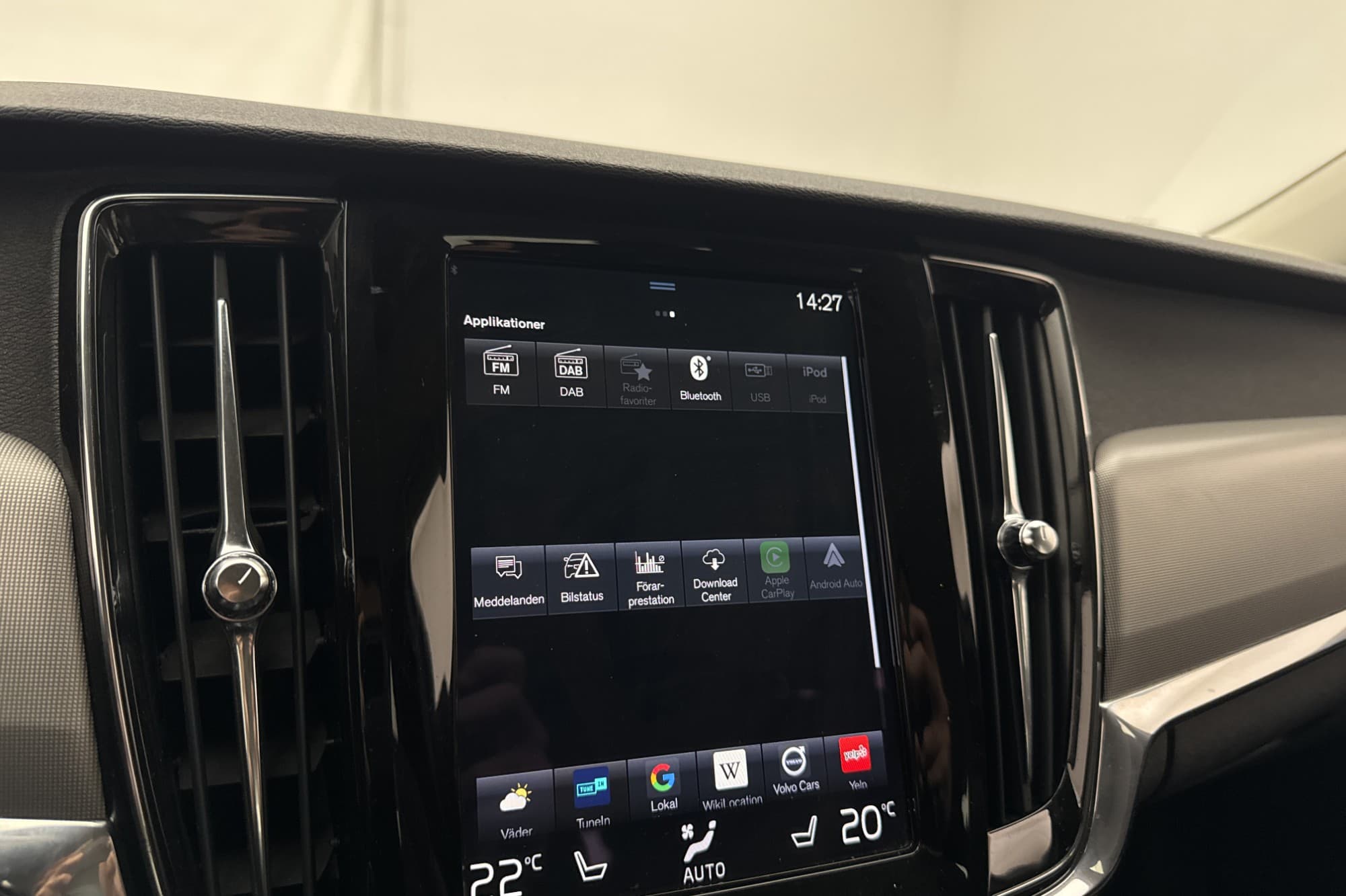 Volvo V90 Recharge T6 AWD Momentum Adv Värmare Drag MOMS