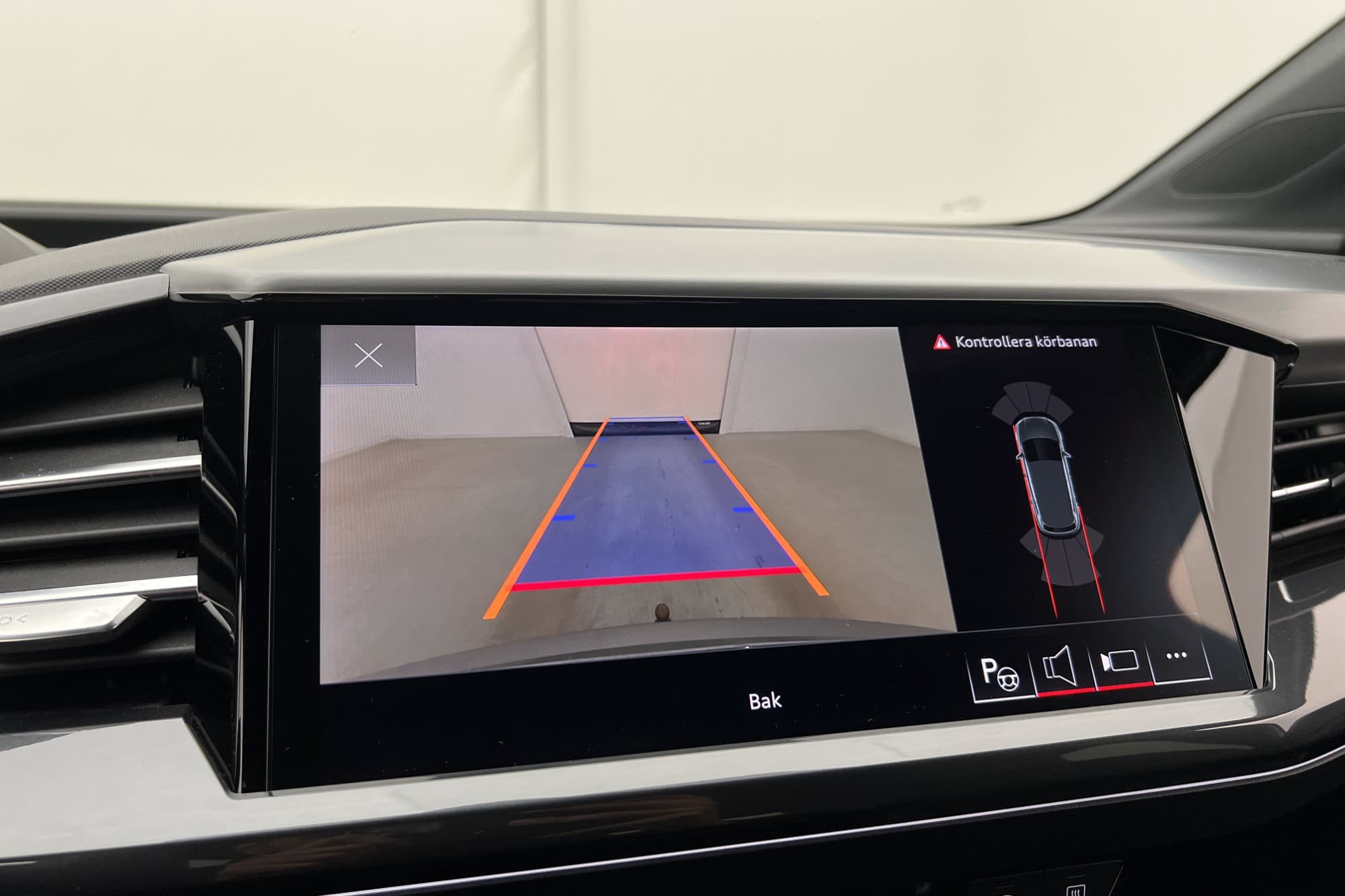 Audi Q4 50 e-tron Q 299hk S-Line Dragkrok Kamera S-Stolar