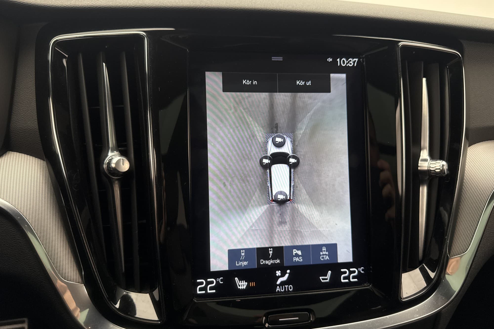 Volvo V60 Recharge T8 R-Design B&W Värmare Pano Massage Drag