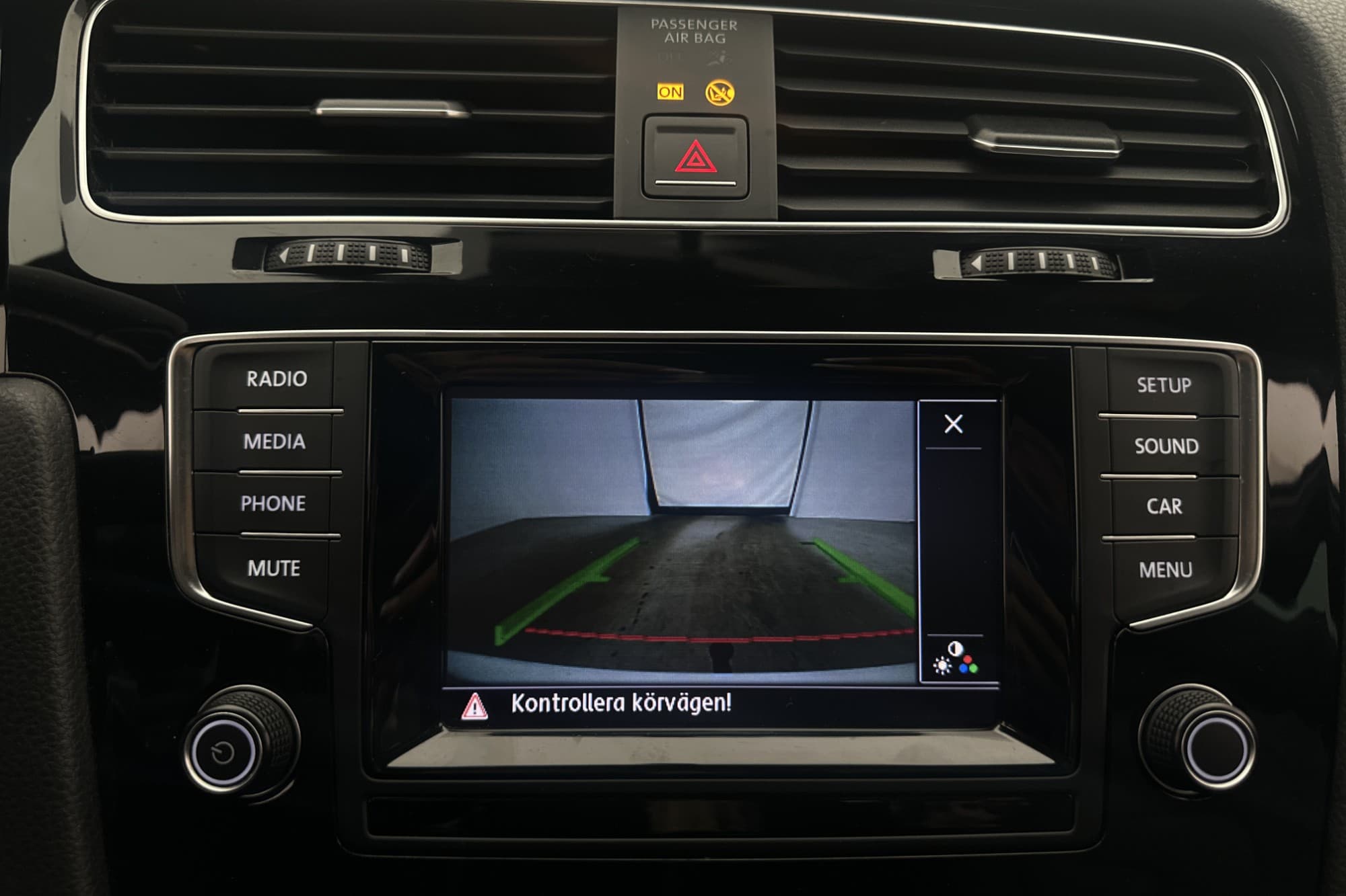 Volkswagen Golf 1.4 TSI 140hk R-Line Värmare Kamera Dragkrok