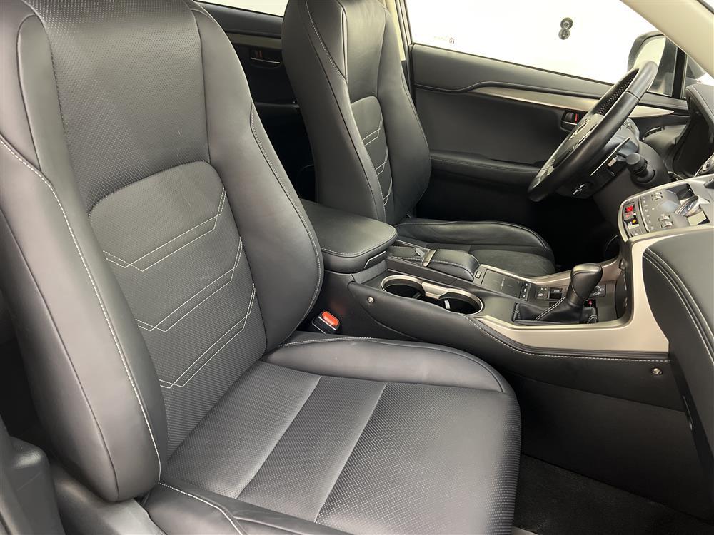 Lexus NX 300h AWD 197hk Executive Navi B-kam Skinn Välservad
