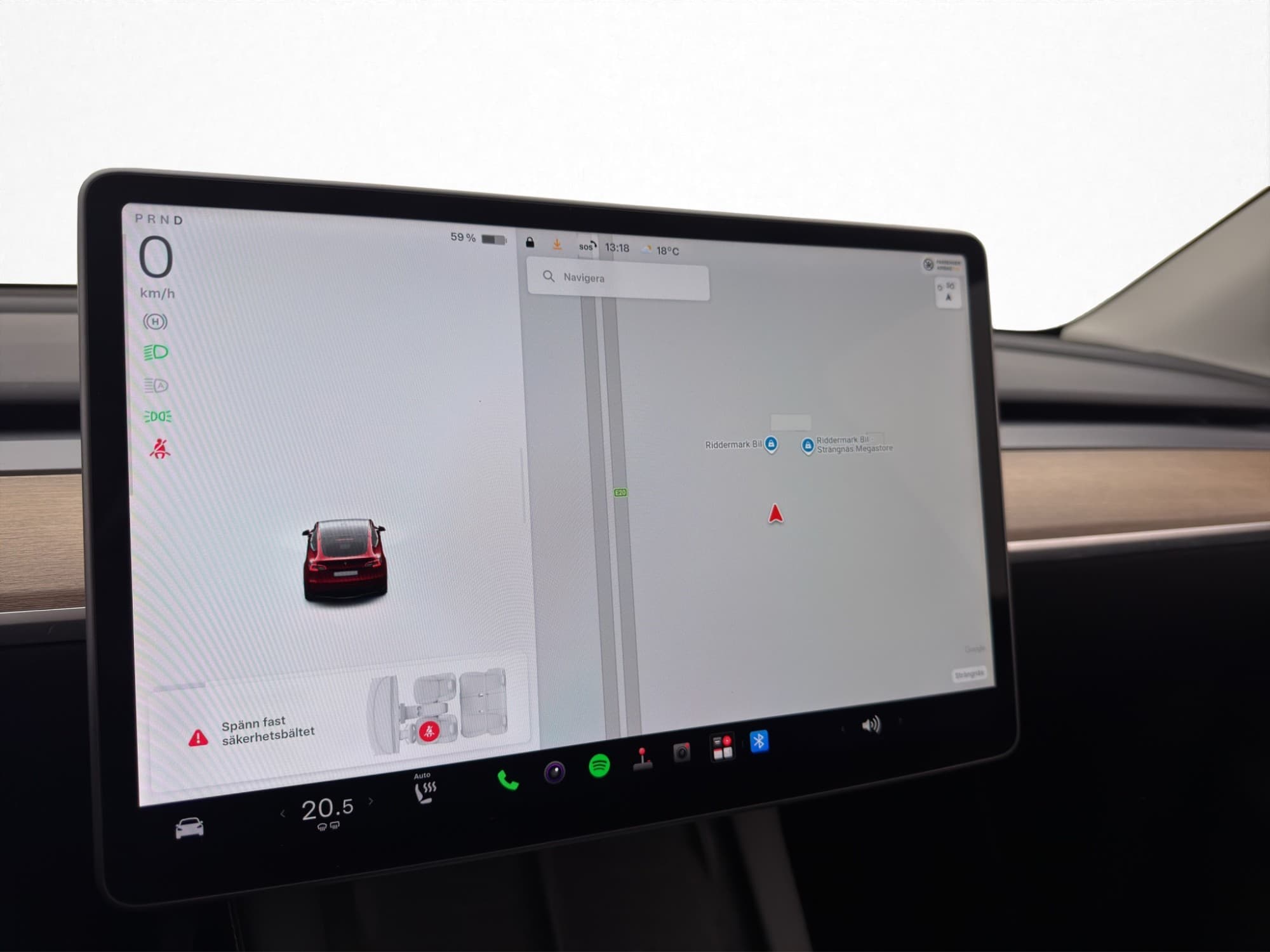 Tesla Model Y Long Range AWD Autopilot Panorama En-Brukare