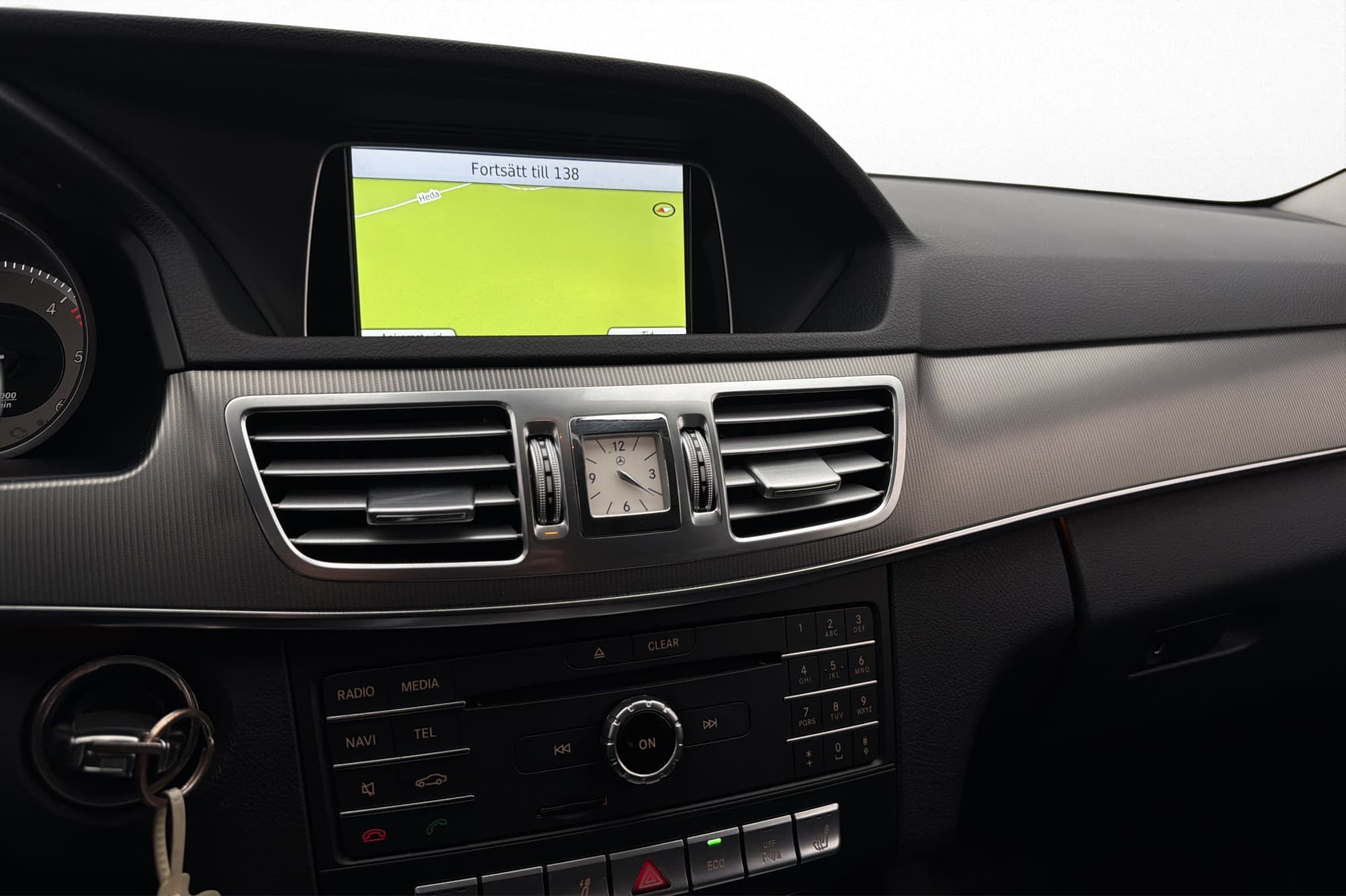 Mercedes-Benz E 220 T 4M 170hk AMG Avantgarde LED Navi