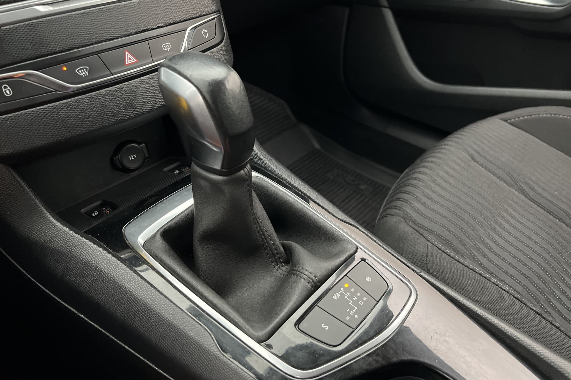 Peugeot 308 1.6 BlueHDi 120hk Active P-Sensorer Bluetooth