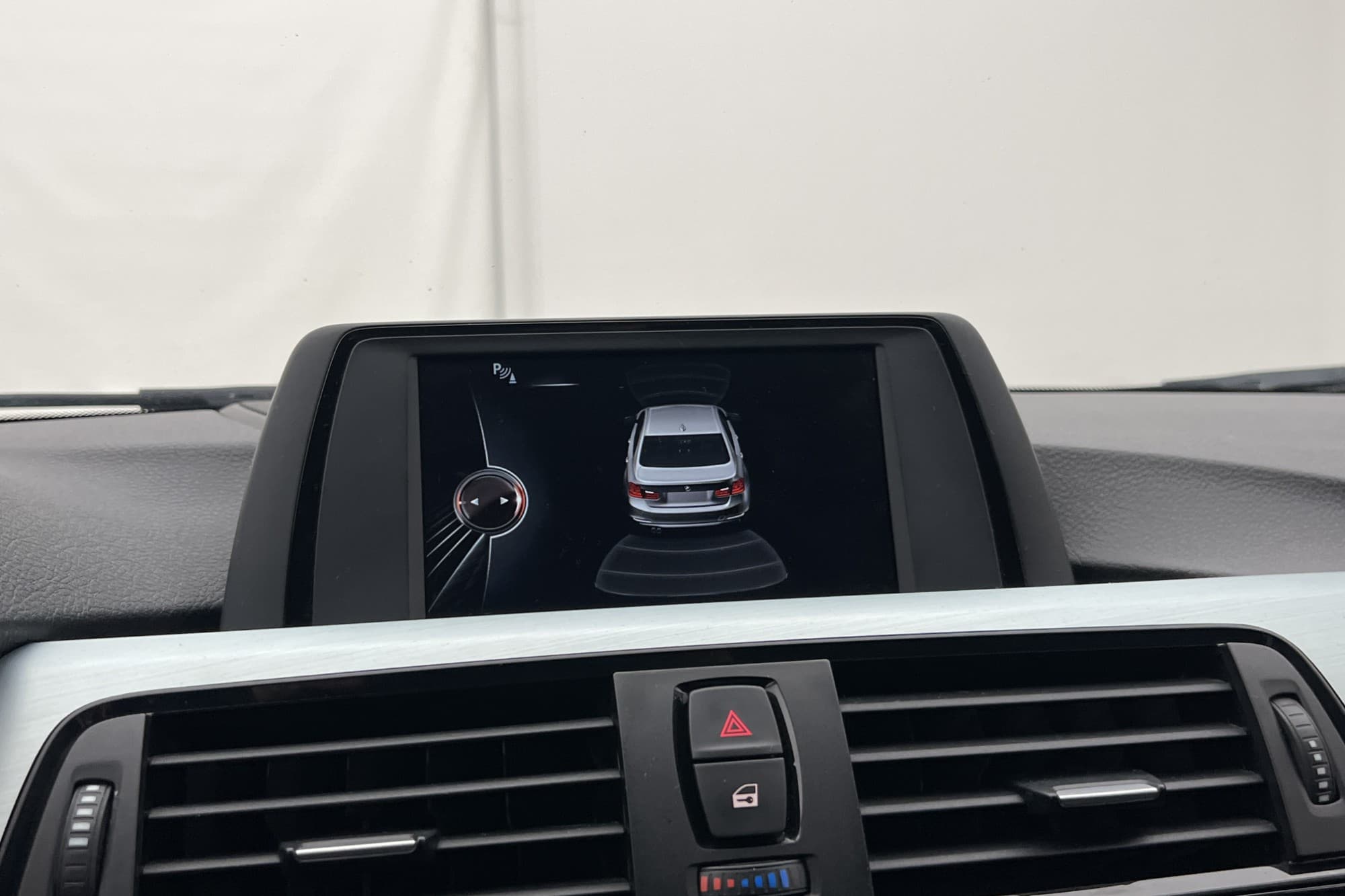 BMW 320d Sedan 184hk Sport line P Sensorer H/K Skinn