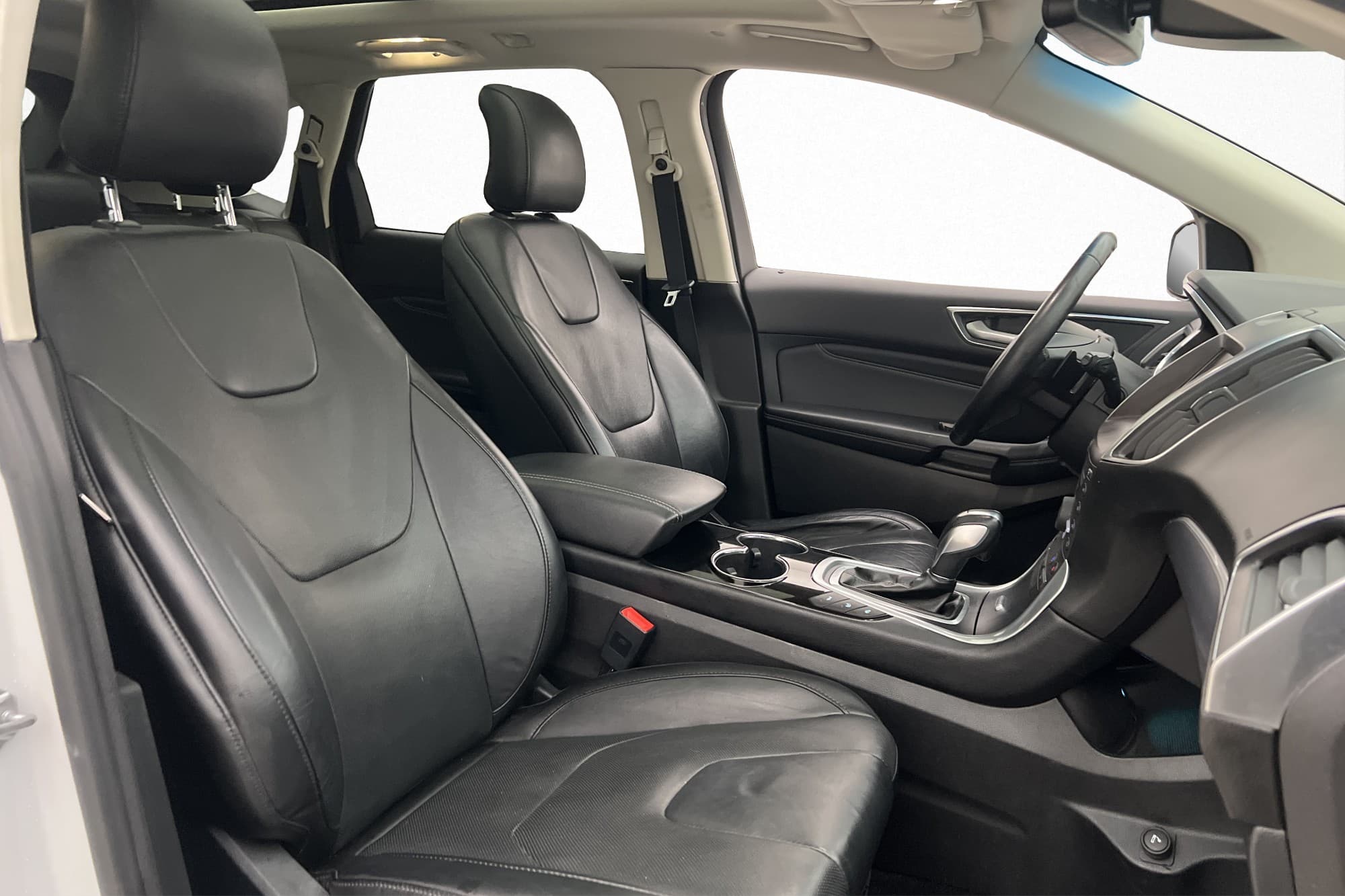 Ford Edge Bi-Turbo AWD 210hk Pano Kamera Navi Skinn Drag