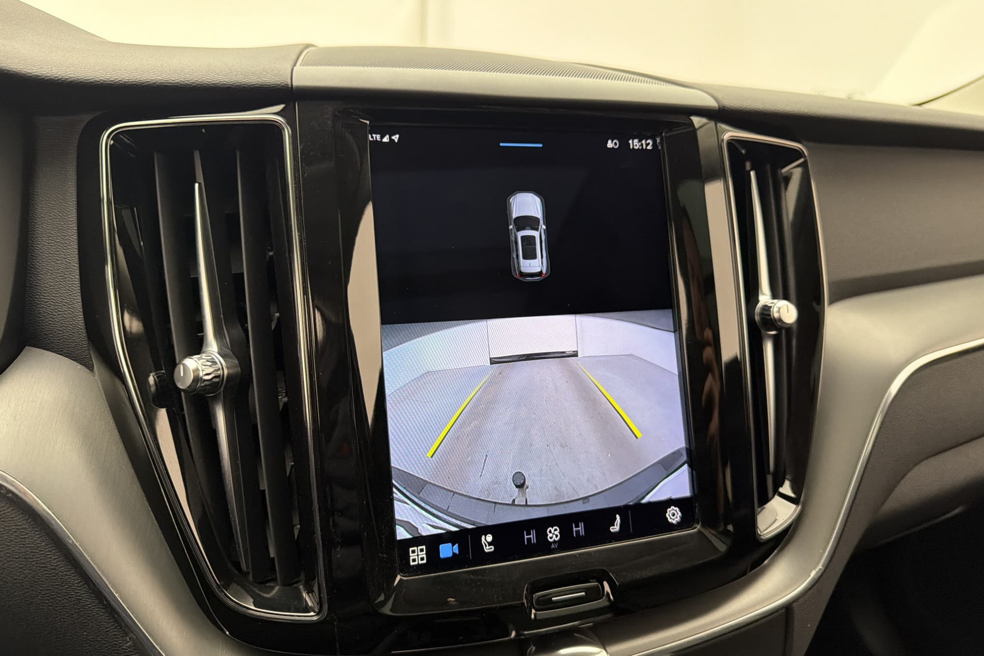 Volvo XC60 T6 350hk AWD Core Pano Värm CarPlay Kamera Drag