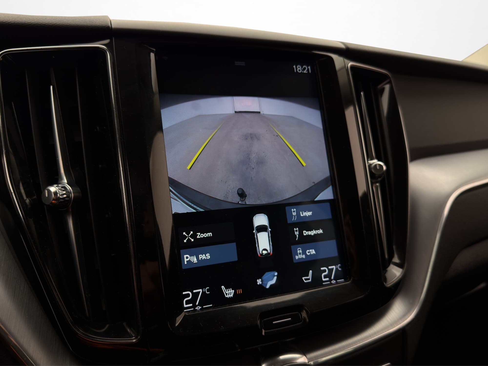 Volvo XC60 D4 AWD Värmare Drag Kamera BLIS Navi Kamrem-Bytt