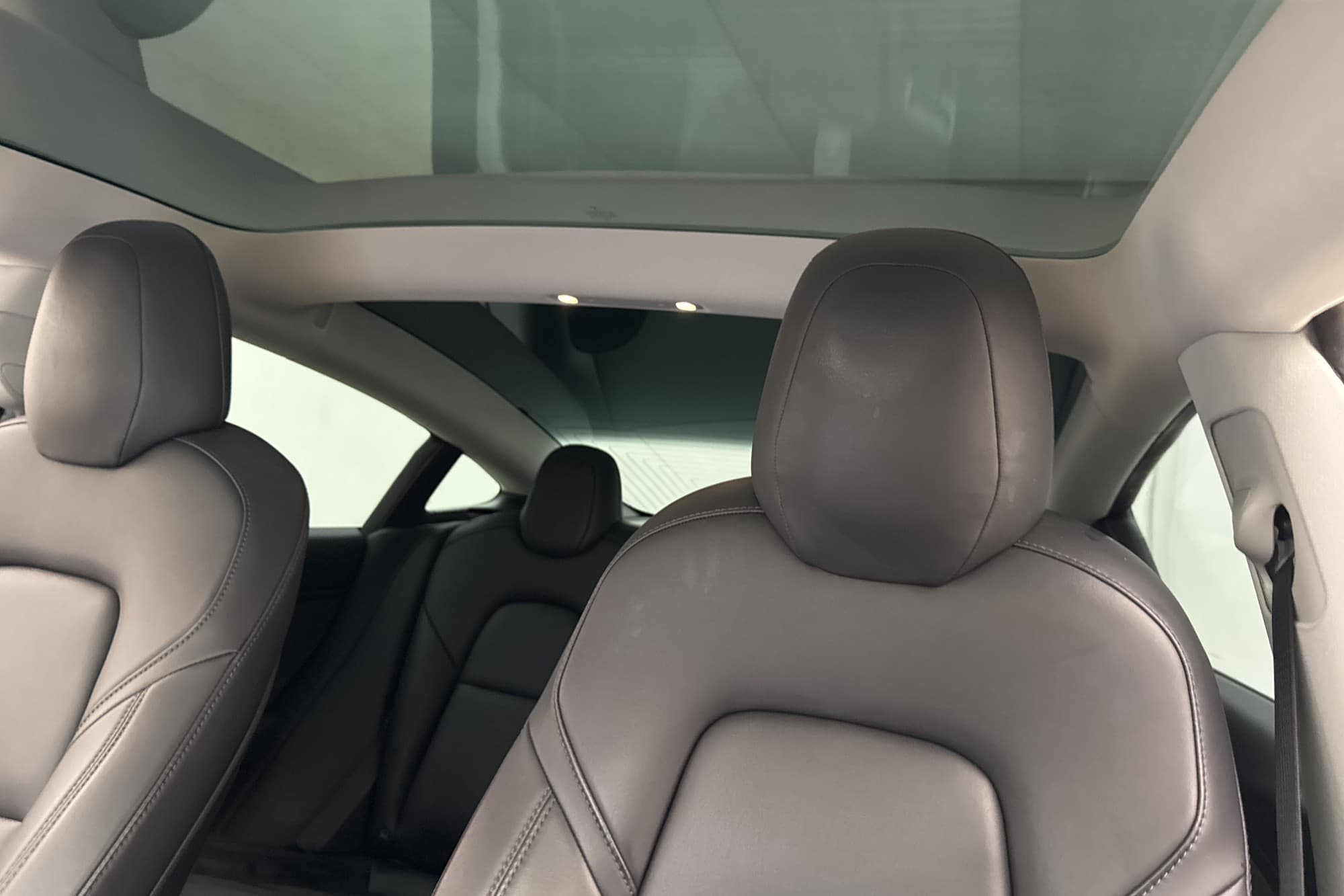 Tesla Model 3 Long Range AWD Autopilot Svensksåld