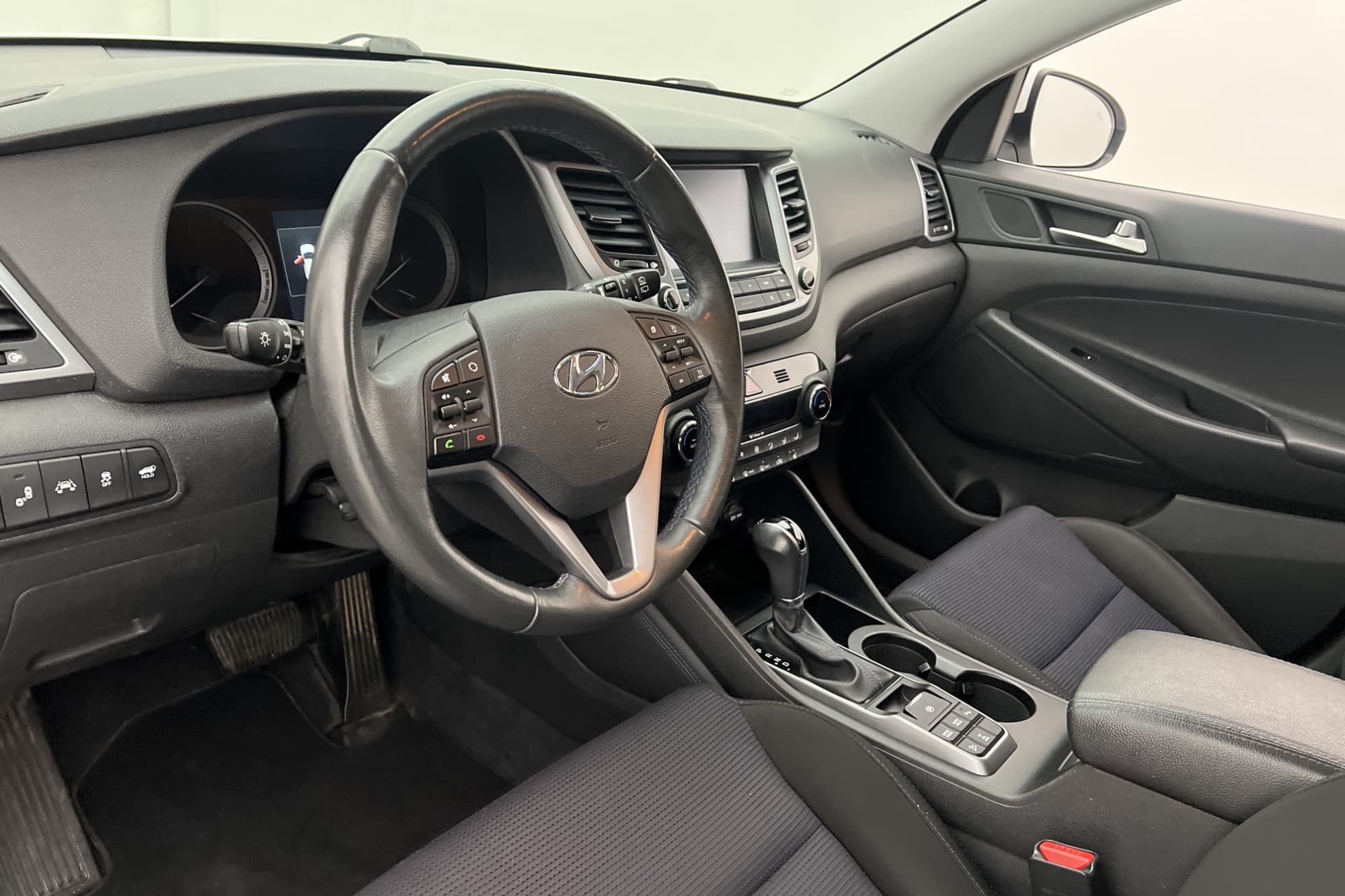 Hyundai Tucson 1.6 AWD ComfortPlus M/K-Värmare Kamera Navi