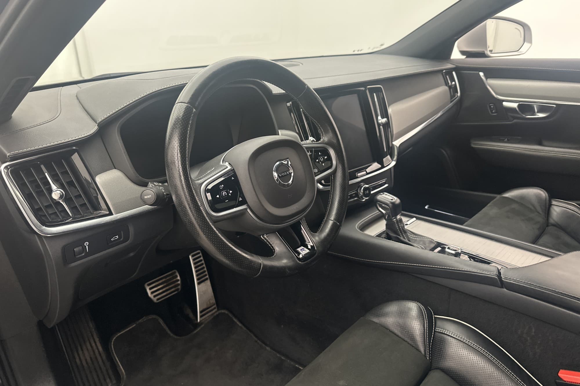 Volvo V90 T4 190hk R-Design H/K P-Värm Drag BLIS Rattvärme