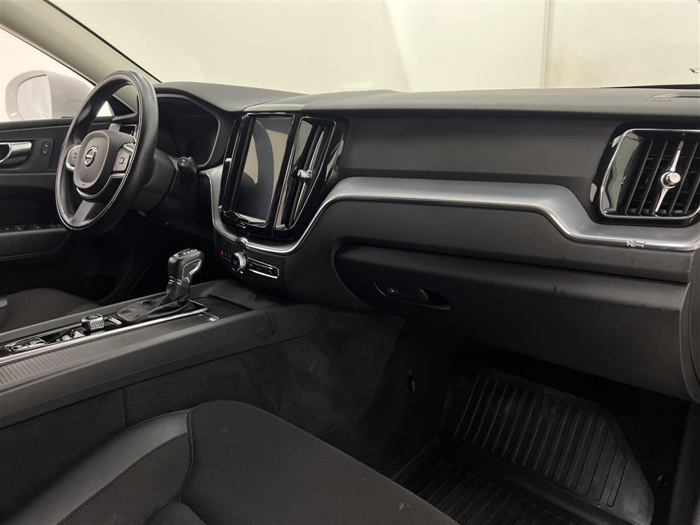 Volvo XC60 D4 AWD 190hk Momentum Advanced VOC D-Värm Drag