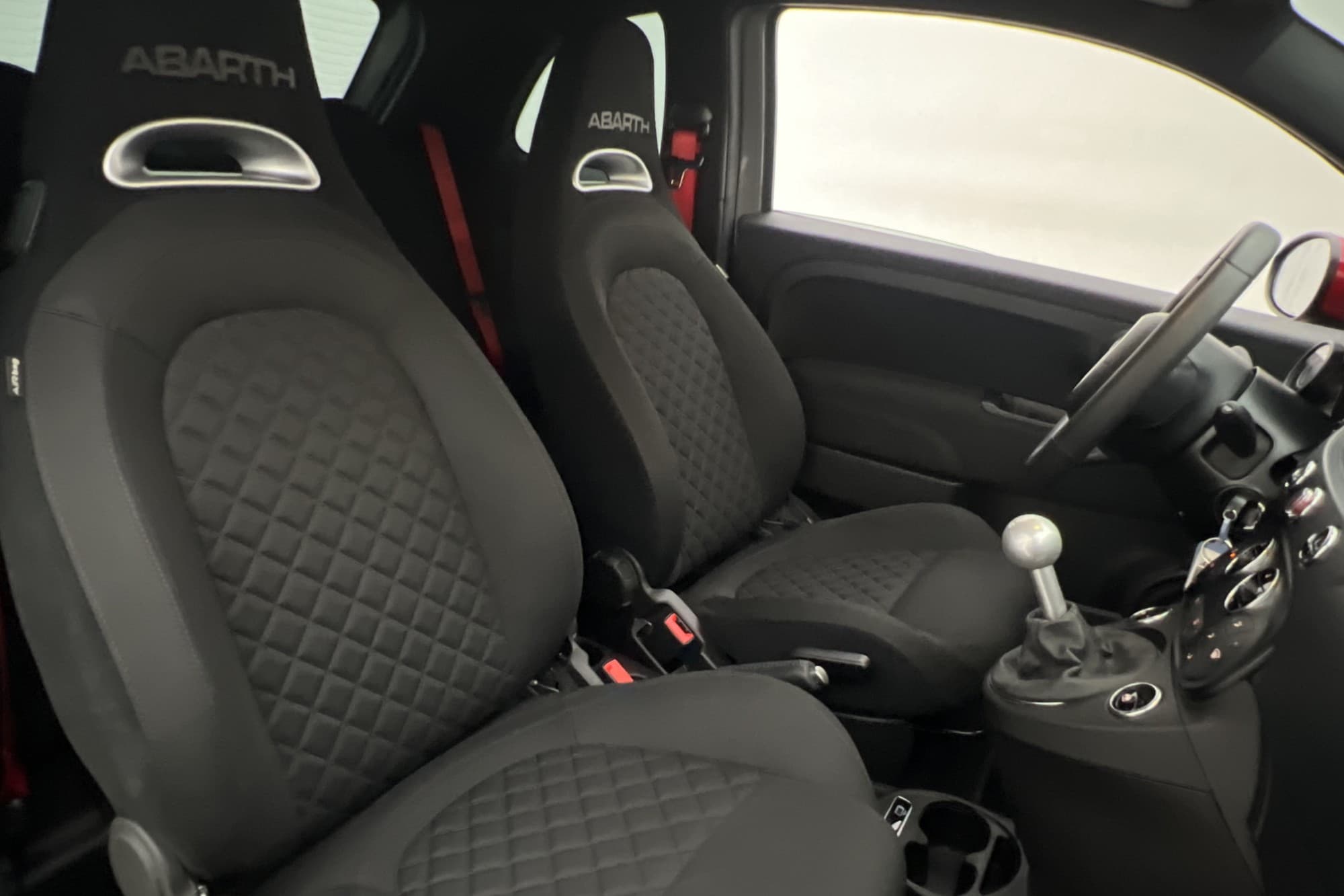 Abarth 595 1.4 T-JET 16V RED PACK Sportstolar Sportratt Navi