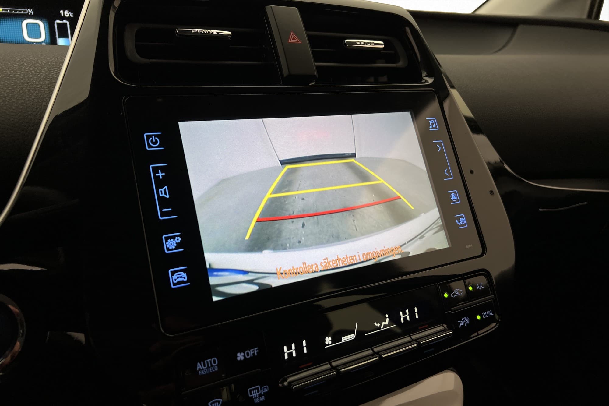 Toyota Prius Plug-in Hybrid 123hk En-Brukare HUD Kamera Navi