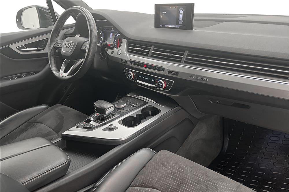Audi Q7 3.0 TDI Quattro 218hk S-Line 7-sits D-Värm 0,58l/mil