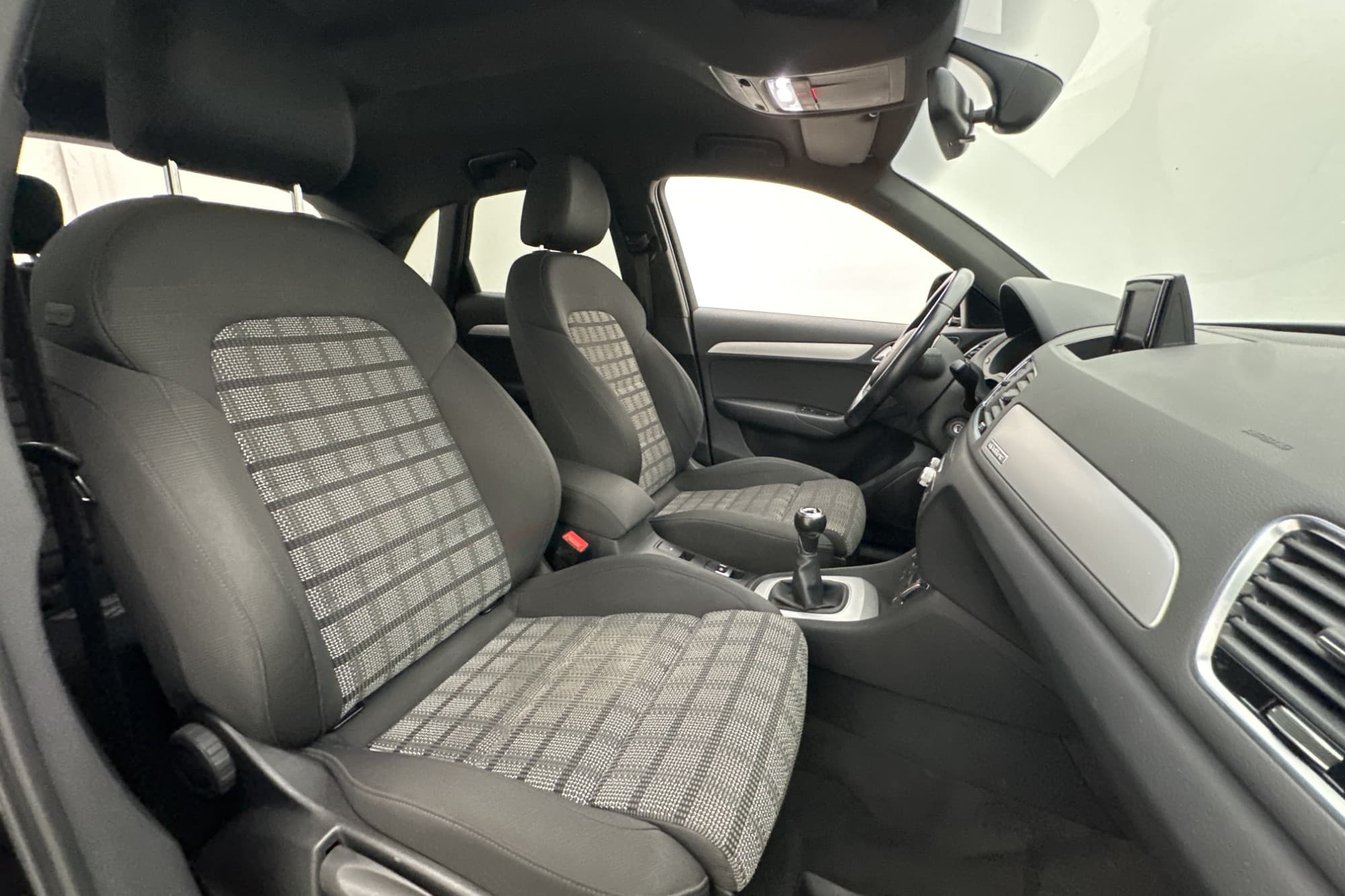 Audi Q3 2.0 TDI Quattro 150hk M-Värmare P-Sensorer Bluetooth