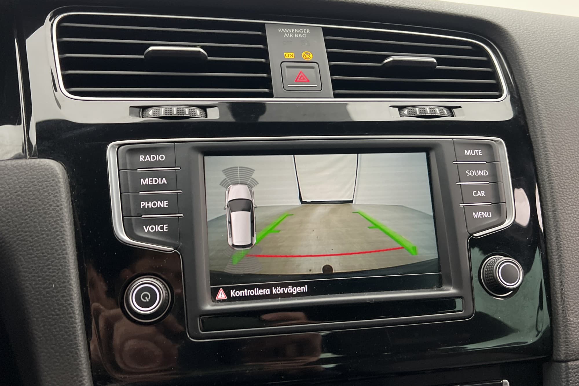 Volkswagen Golf 1.4 TSI 150hk R-Line Kamera Dragkrok CarPlay