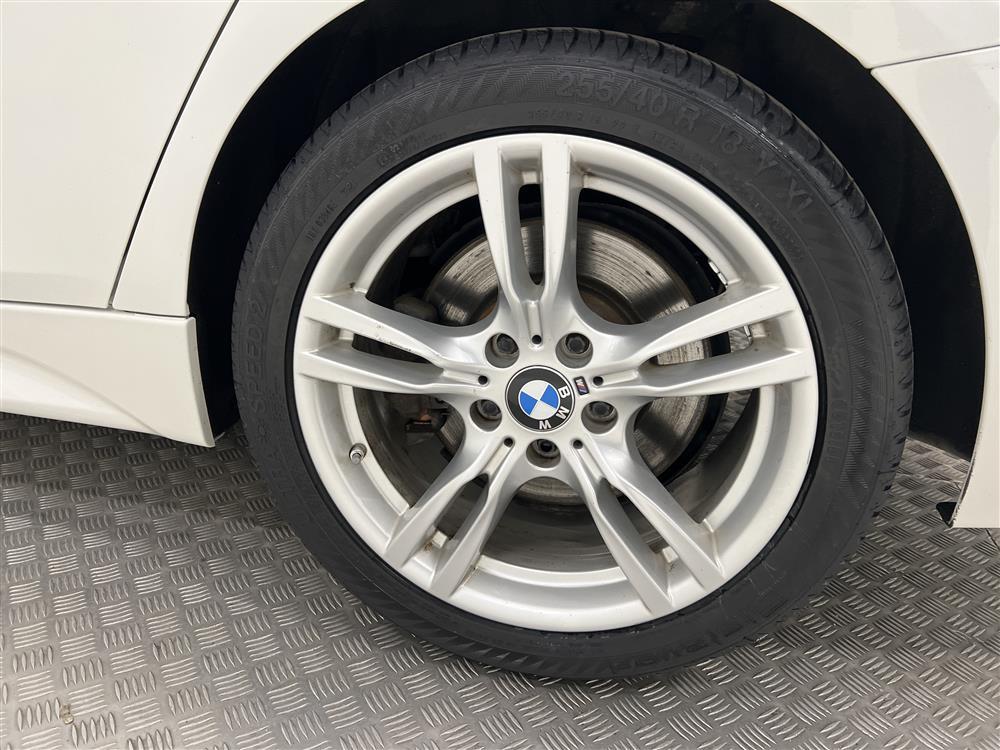 BMW 330d xDrive 258hk M Sport Keyless Start 0,5L/milinteriör