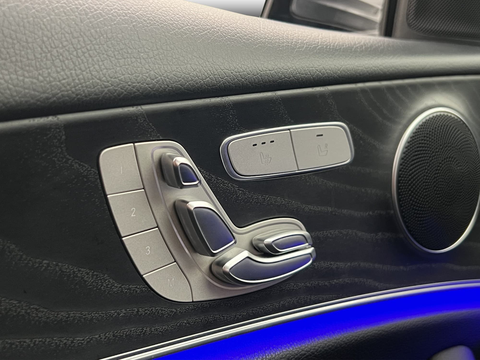 Mercedes-Benz E220d AMG Wide Värmare Adapt-fart 360° Drag