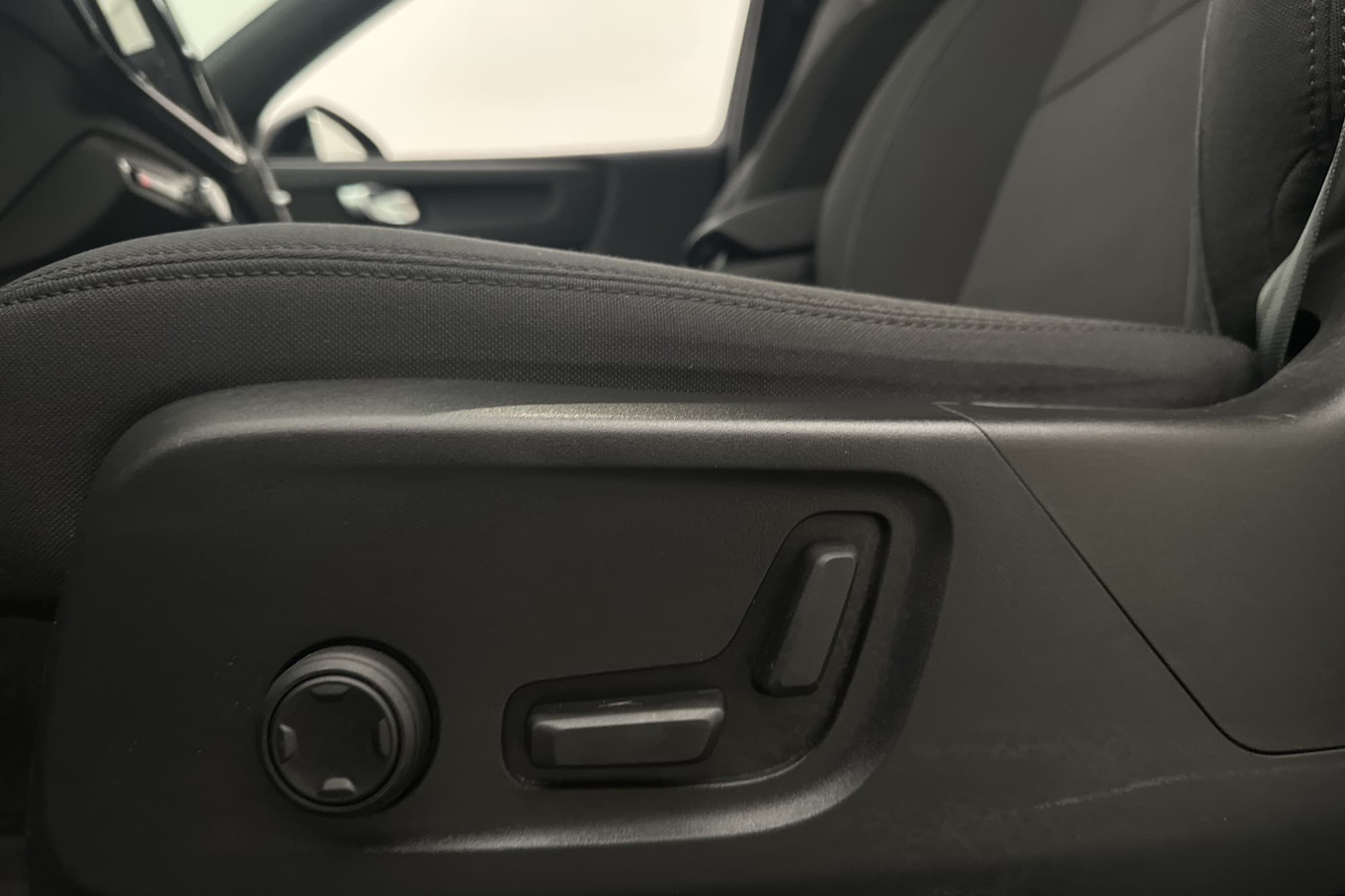 Volvo XC40 Recharge Single Motor Plus Värmare Kamera MOMS
