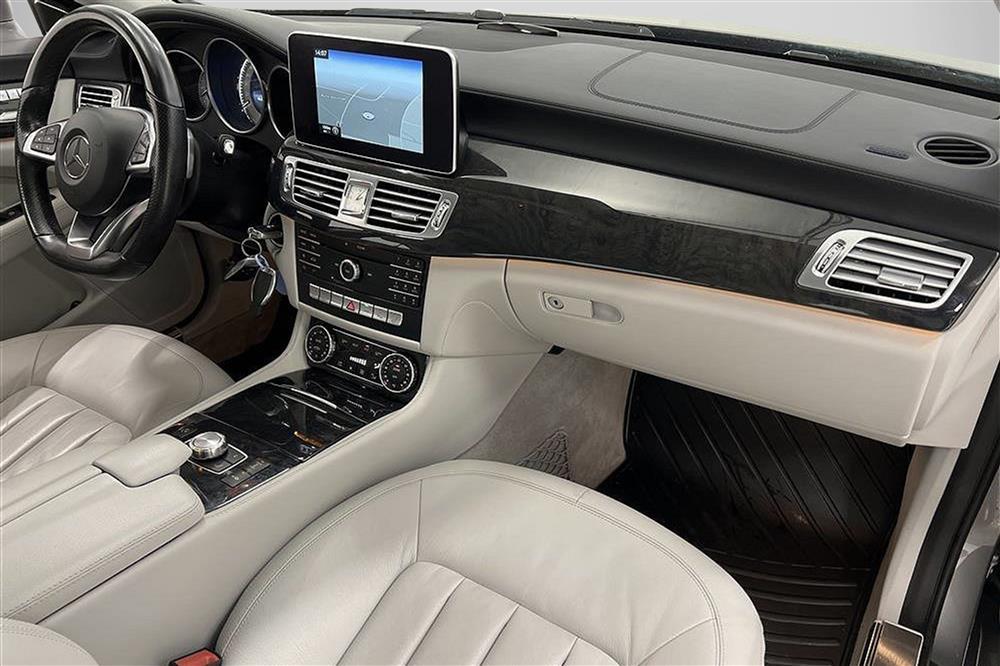 Mercedes-Benz CLS 350 4M 258hk AMG 360° D-värm H/K 0,61l/milinteriör