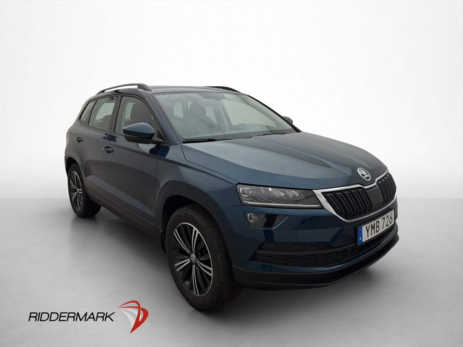 Skoda Karoq TSI 115hk Style Värmare Kamera CarPlay Drag