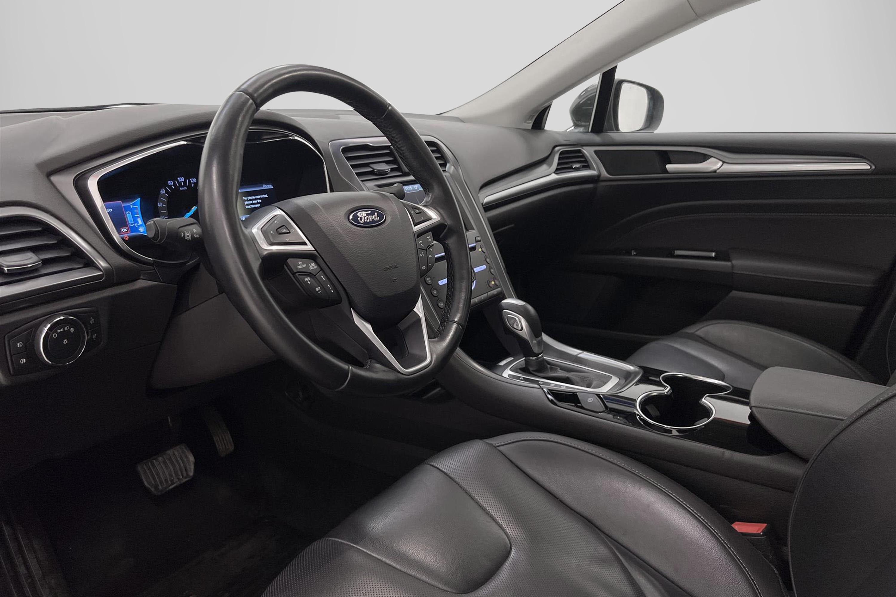 Ford Mondeo Hybrid e-CVT 187hk Keyless Helskinn 0,5L/mil