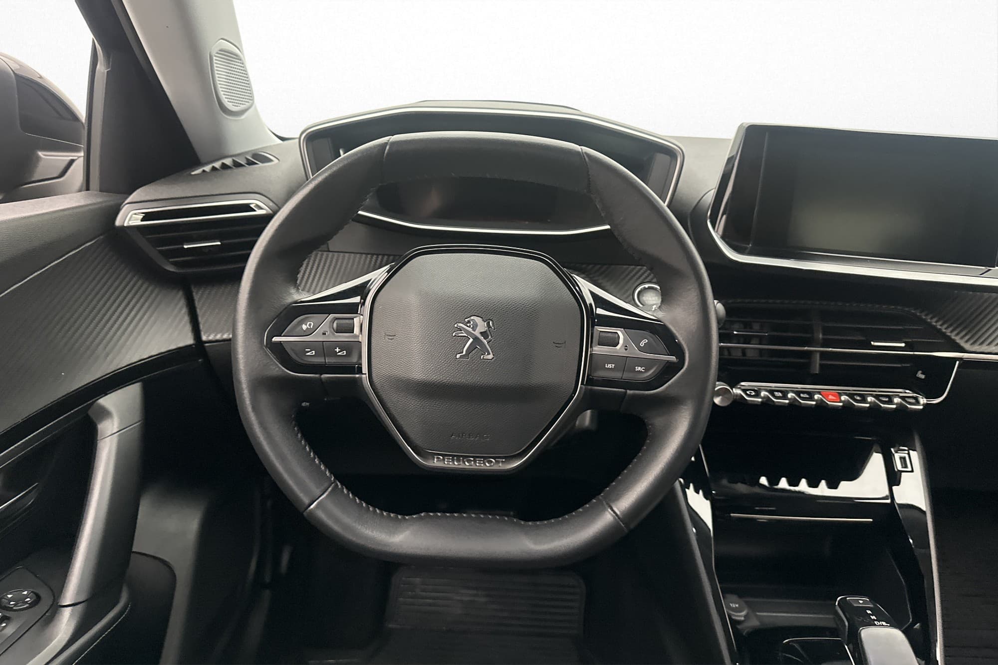 Peugeot E-2008 136hk Kamera CarPlay LED Keyless P-Sensorer