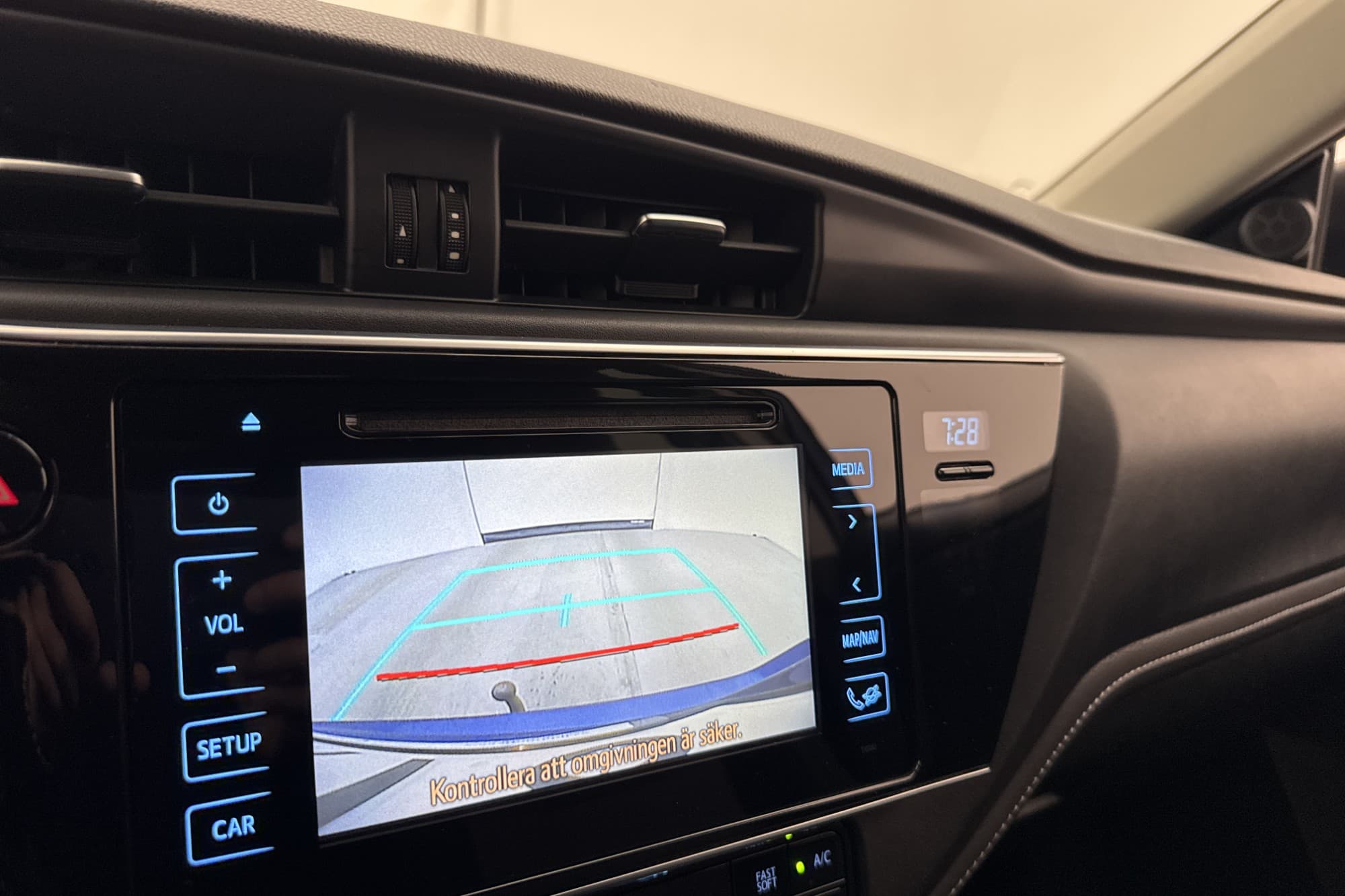 Toyota Auris Touring Sports Intense Edition Kamera Navi Drag