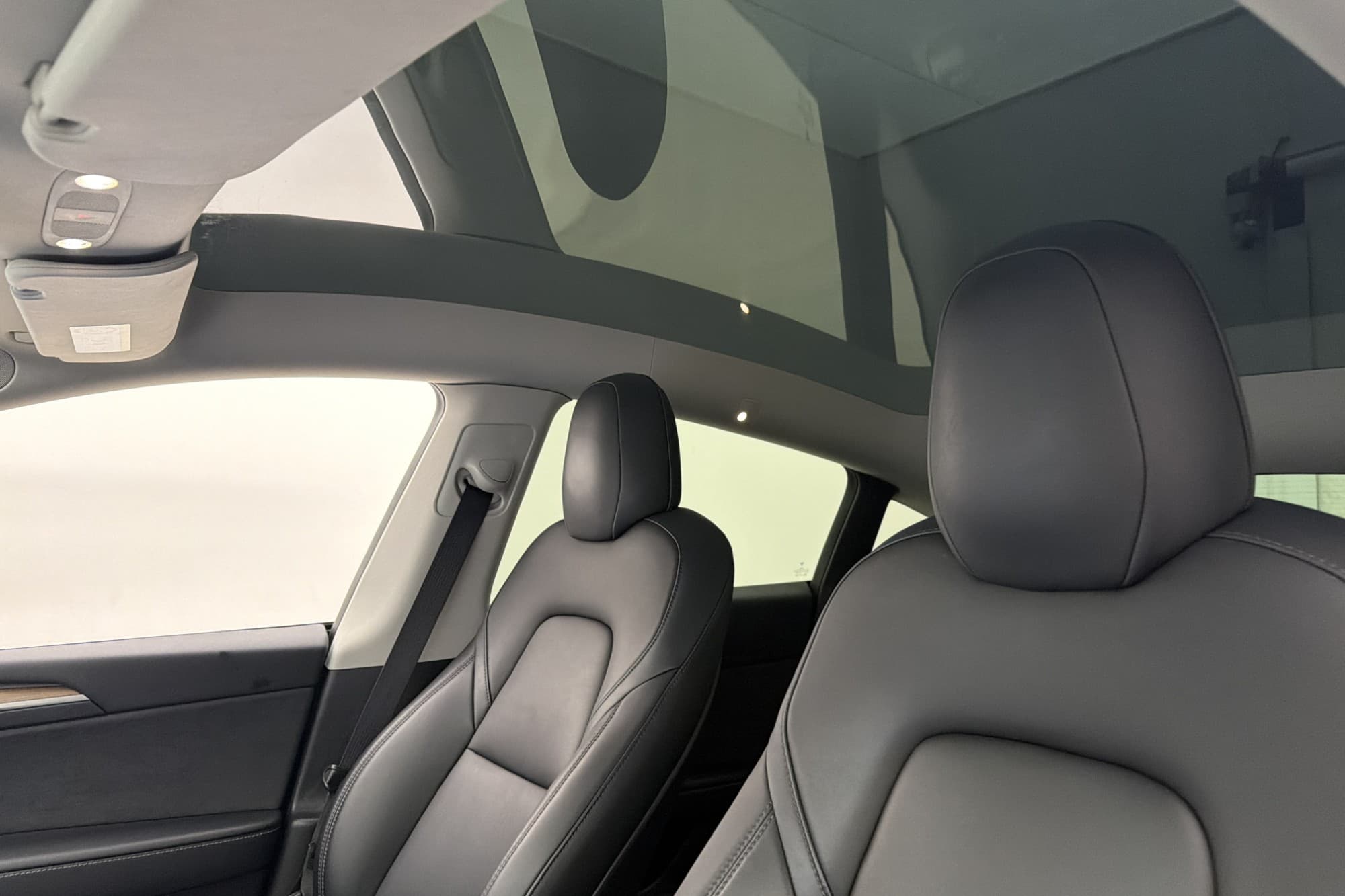 Tesla Model Y Long Range AWD Autopilot Svensksåld MOMS