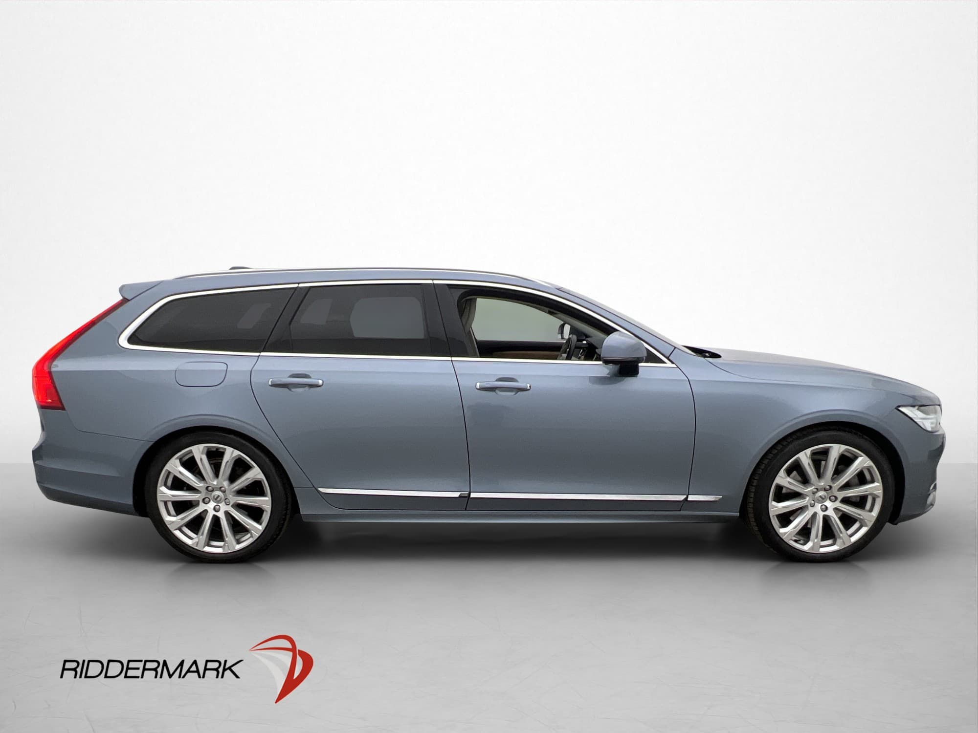 Volvo V90 T8 AWD Inscription Pano Värm VoC CarPlay Drag