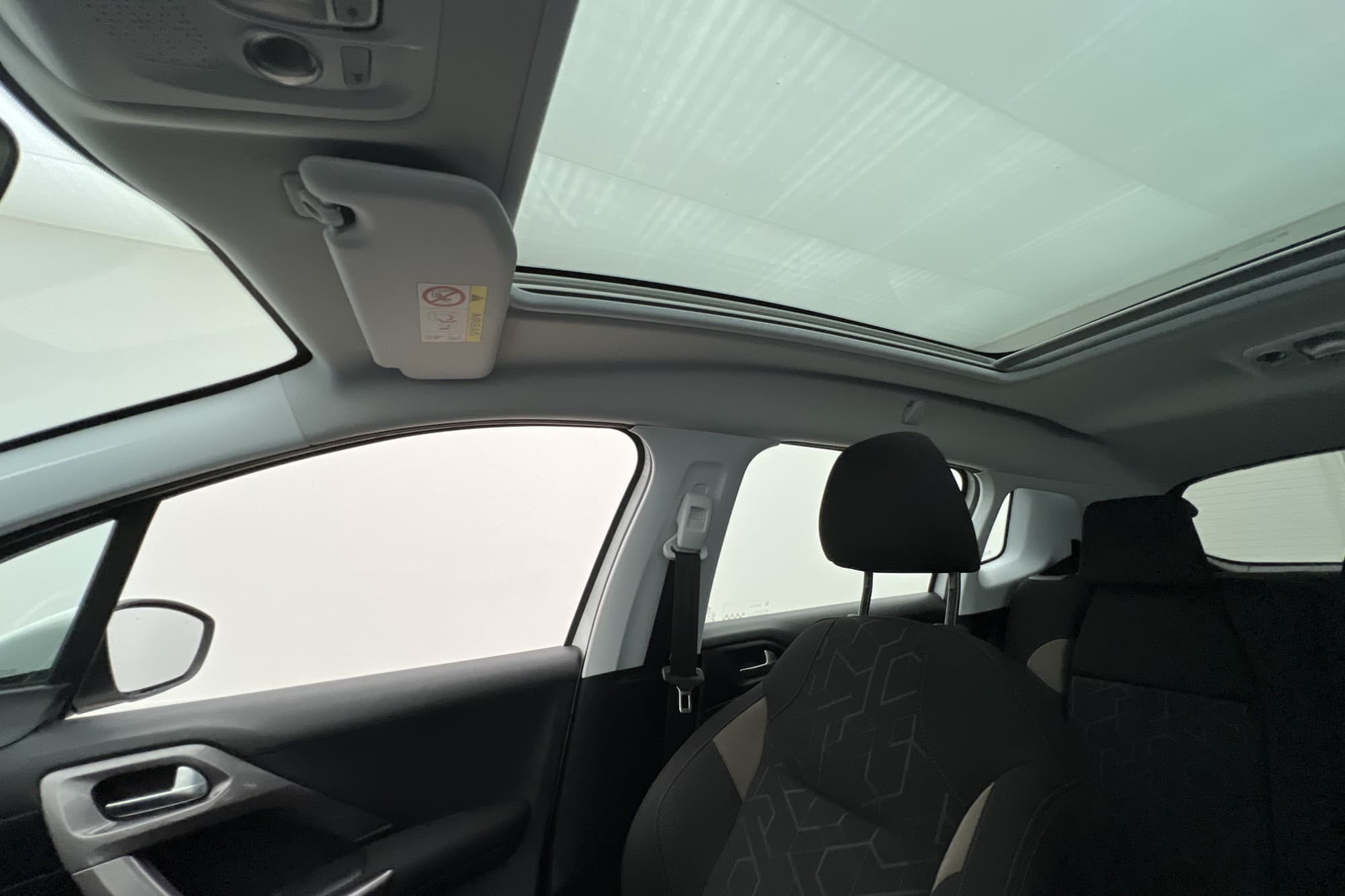 Peugeot 2008 1.2 VTi Pano P-Sensorer Bluetooth Farthållare