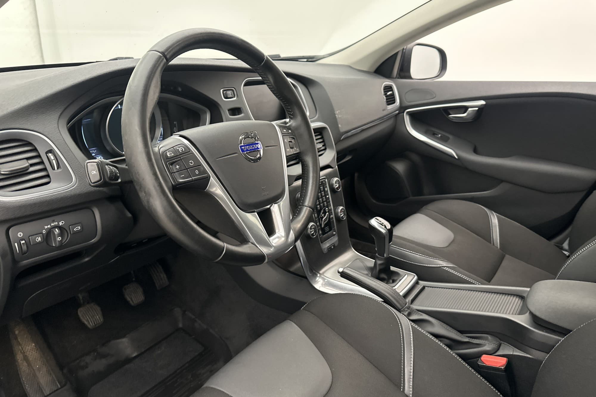 Volvo V40 D3 150hk Momentum Värmare Kamera Drag 0.38l/Mil