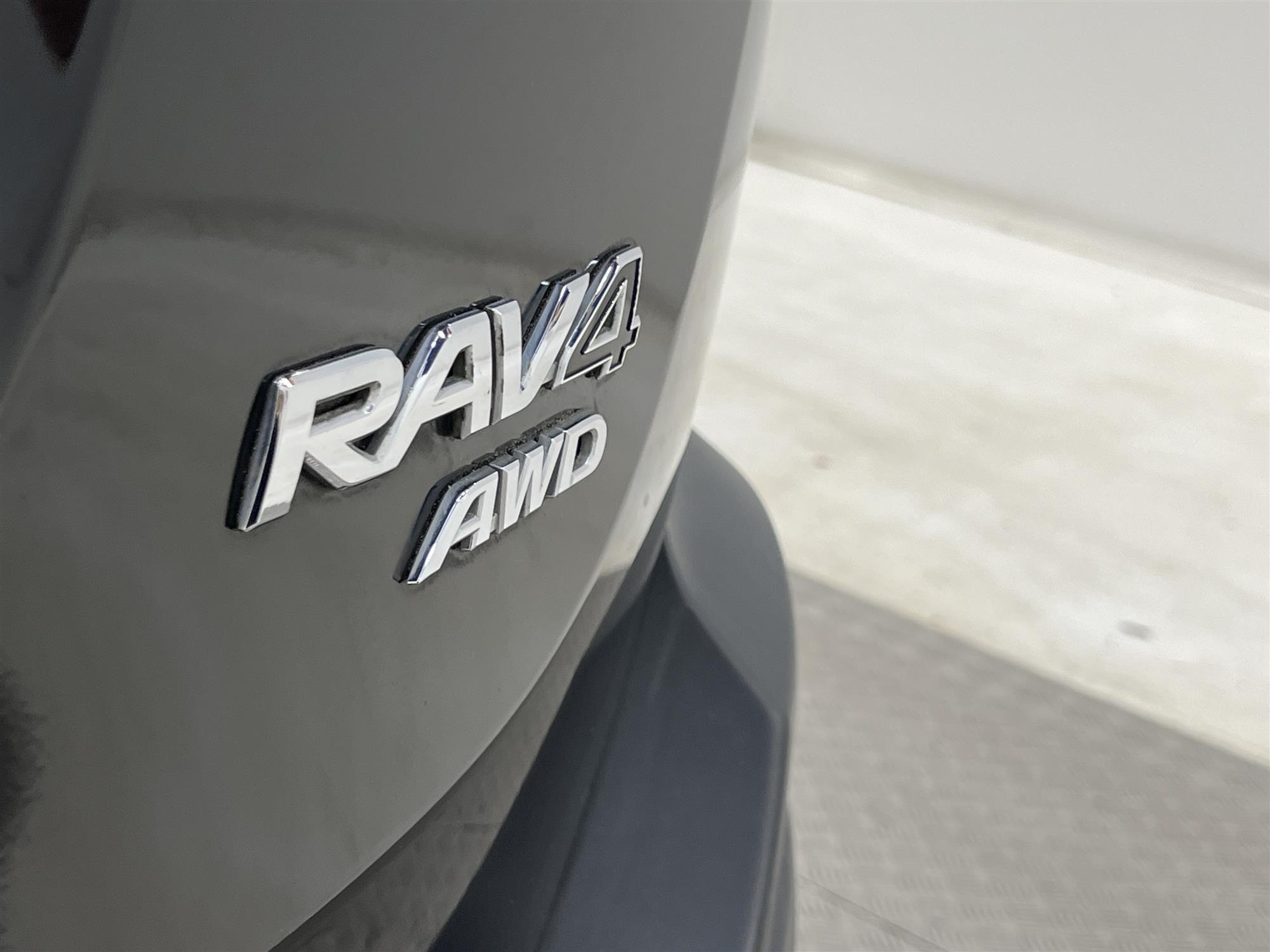 Toyota RAV4 2.0 AWD 152hk M&K-Värmare Drag B-Kam Navi 