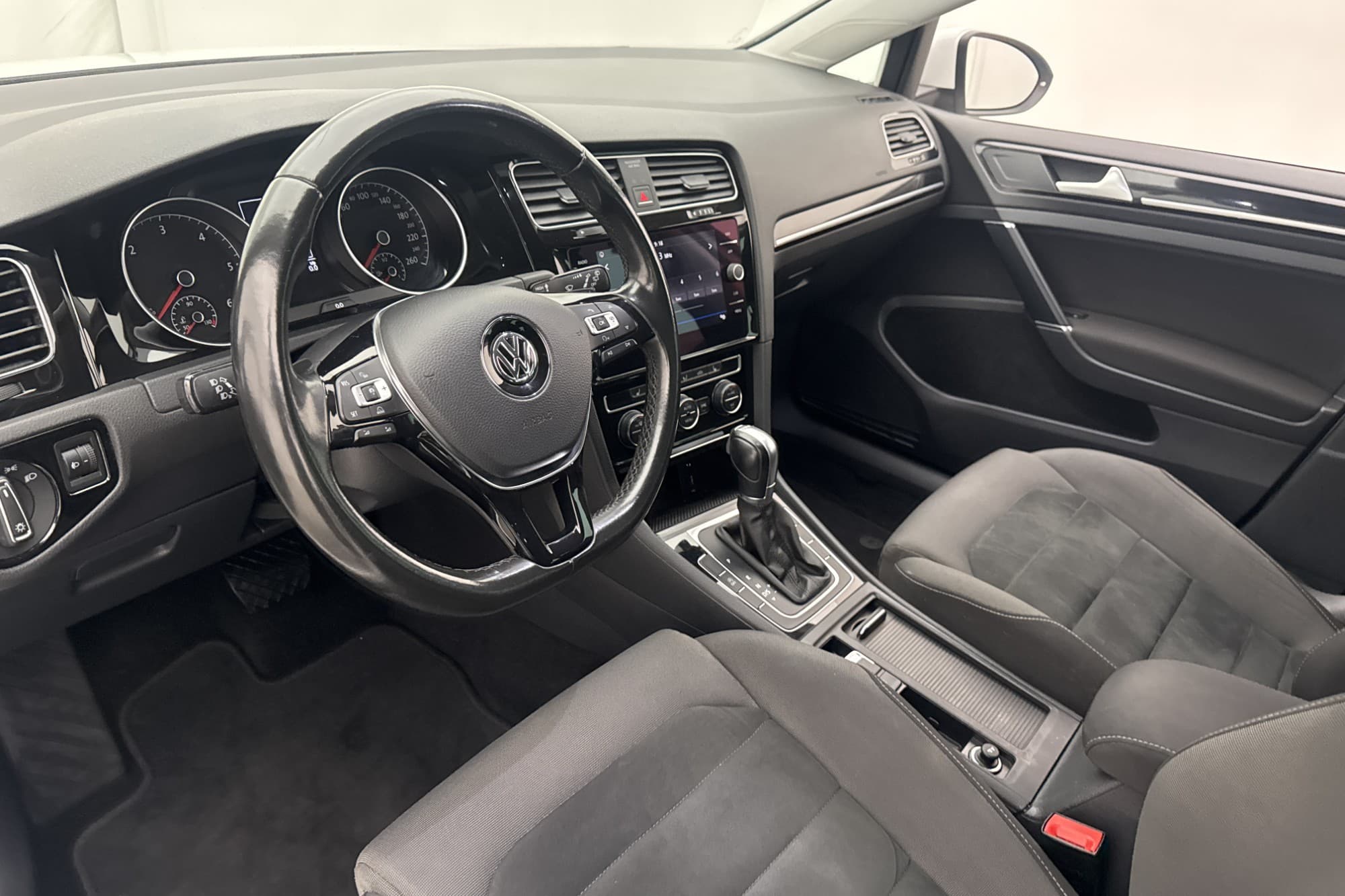 Volkswagen Golf SC 2.0 TDI 150hk Fjärr-Värmare Navi CarPlay