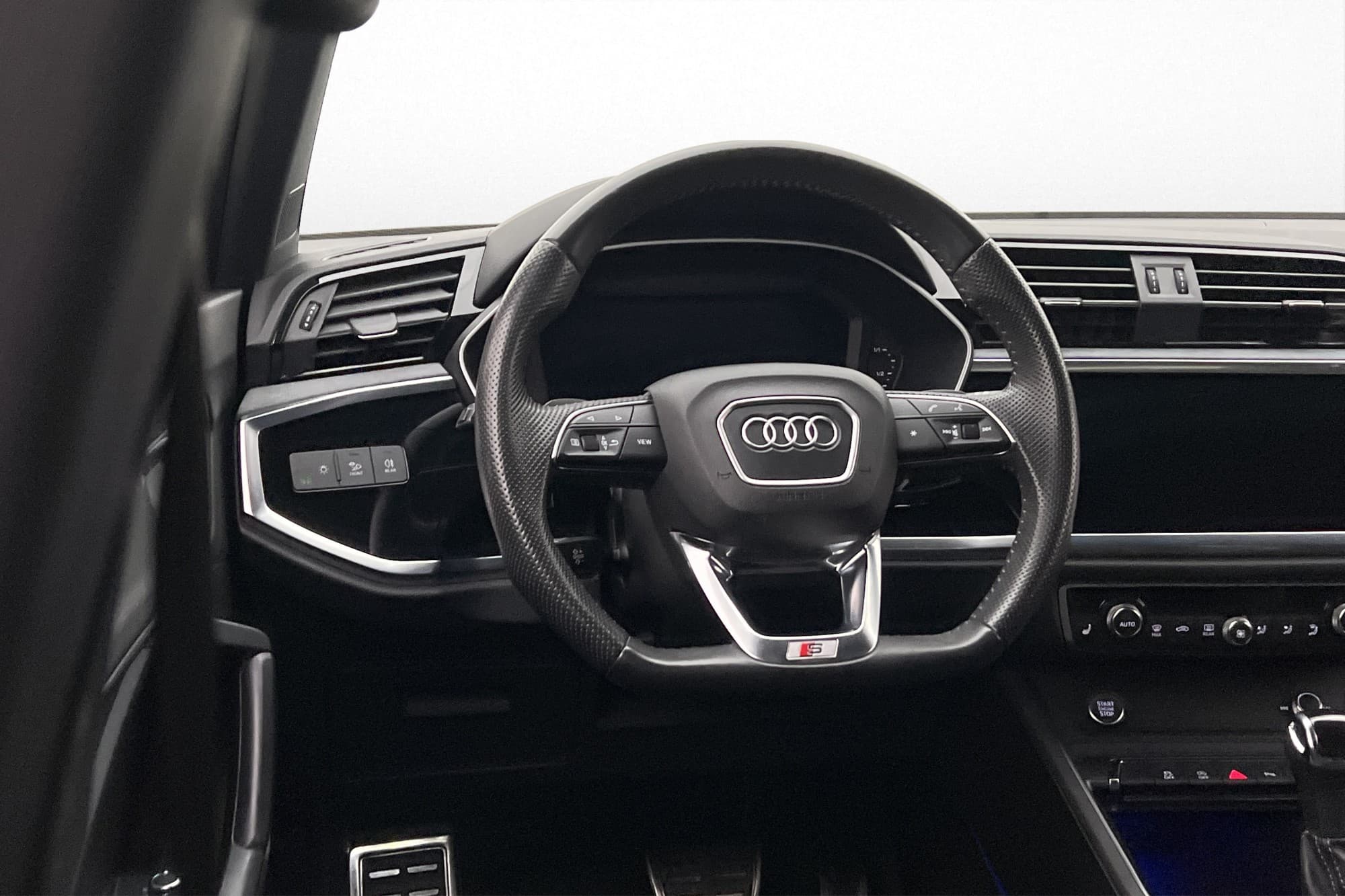 Audi Q3 2.0 TDI Quattro 190hk S-Line Cockpit D-Värmare Drag
