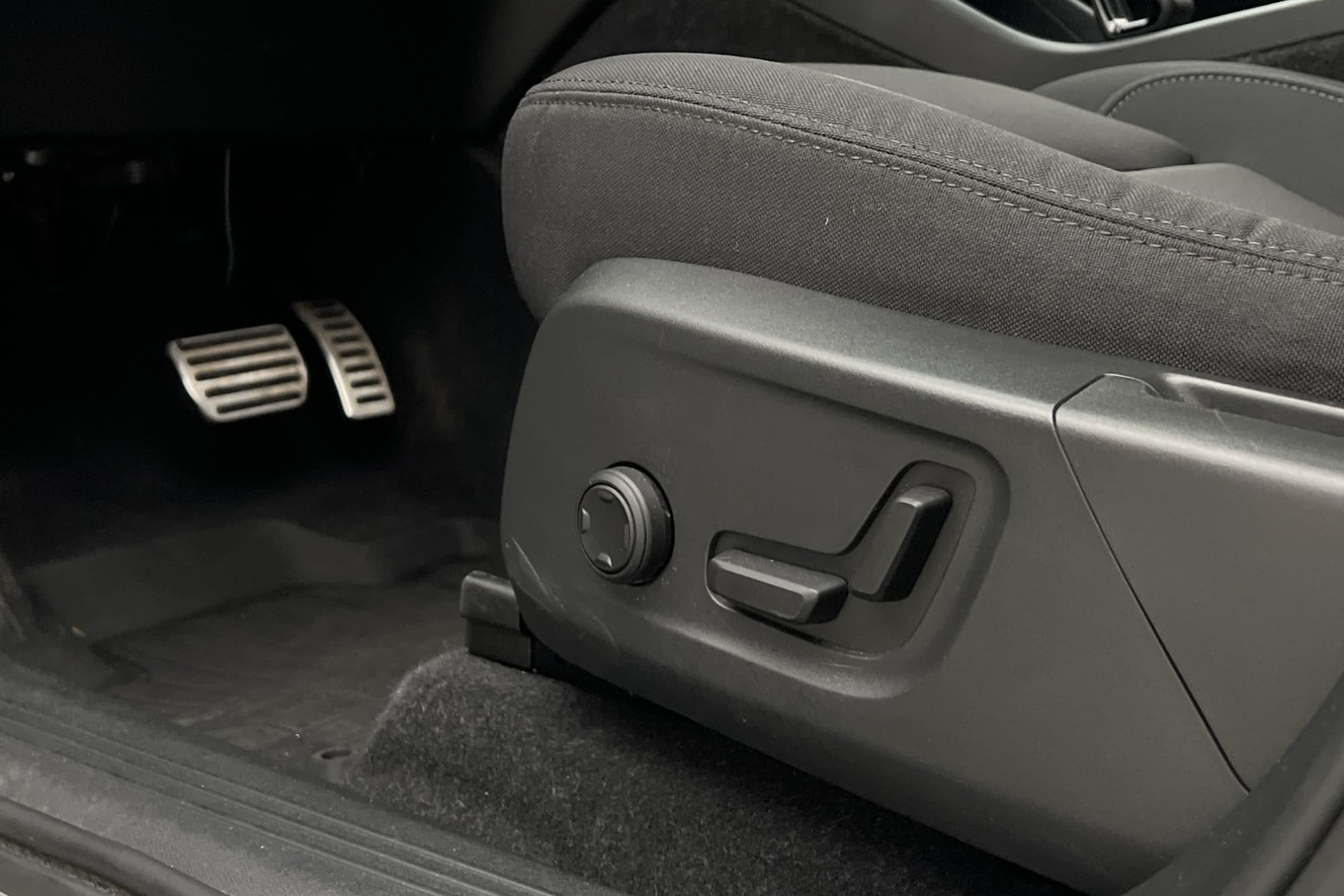 Volvo XC40 P6 Recharge Plus Värmare Kamera Keyless BLIS