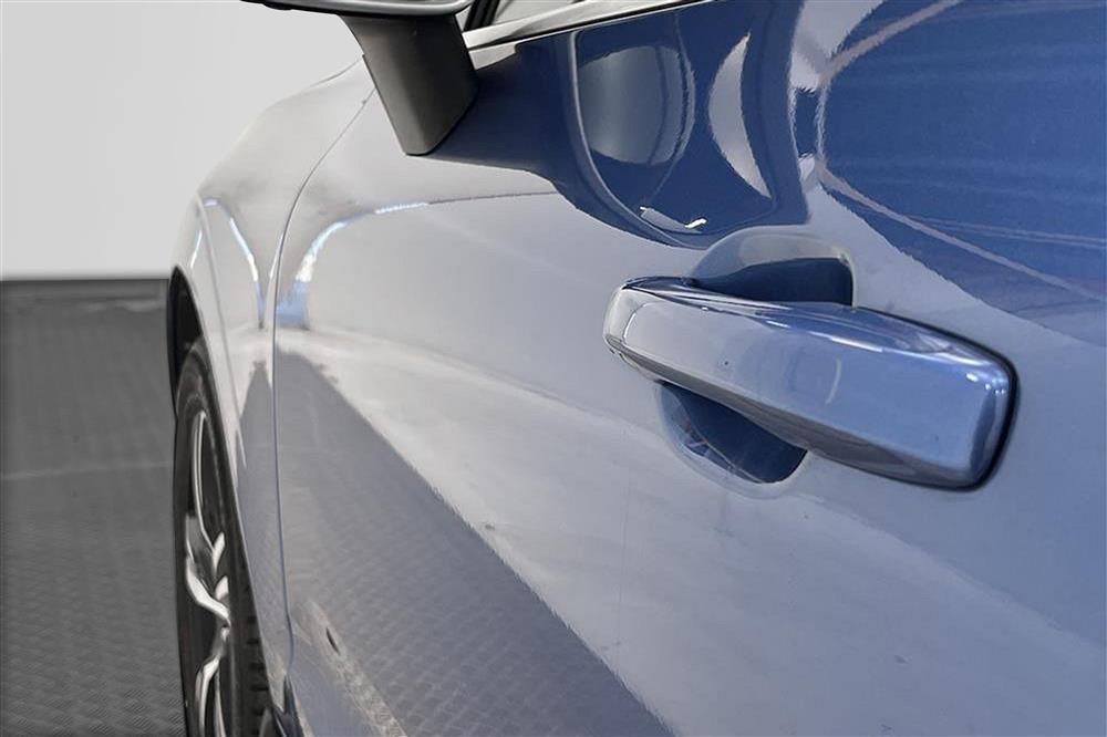 Volvo XC60 D4 AWD R-Design Voc Värmare  Panorama Skinn Naviexteriör